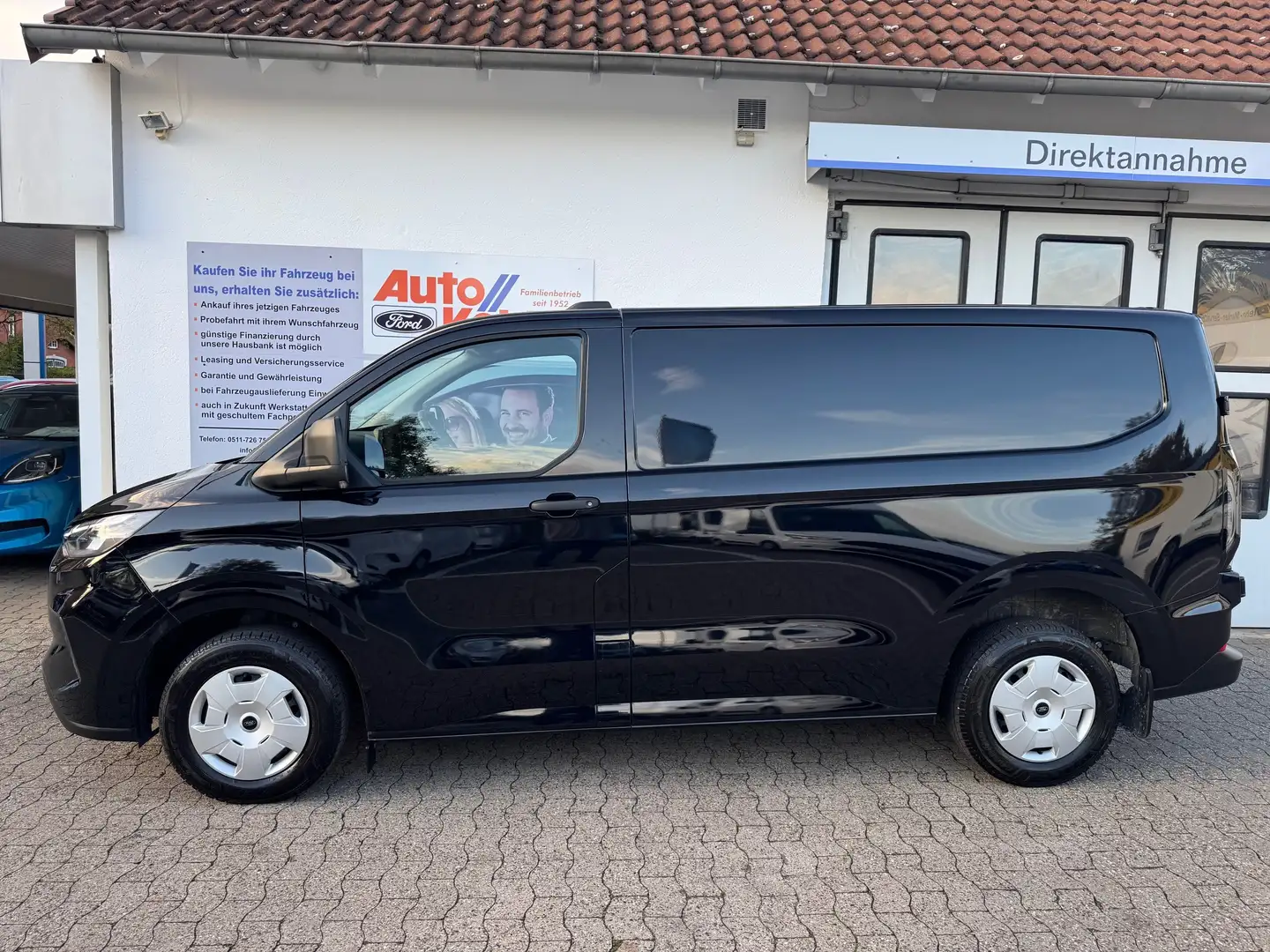 Ford Transit Custom 320 L1 TREND (viele Extras) Schwarz - 2