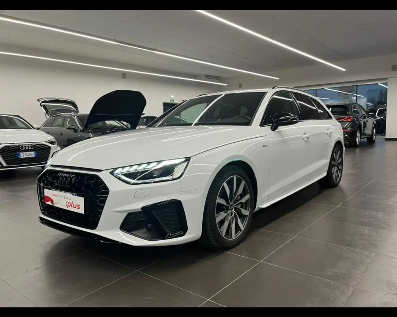 Audi A4 Avant 40 TDI quattro S tronic S line edition Weiß - 1