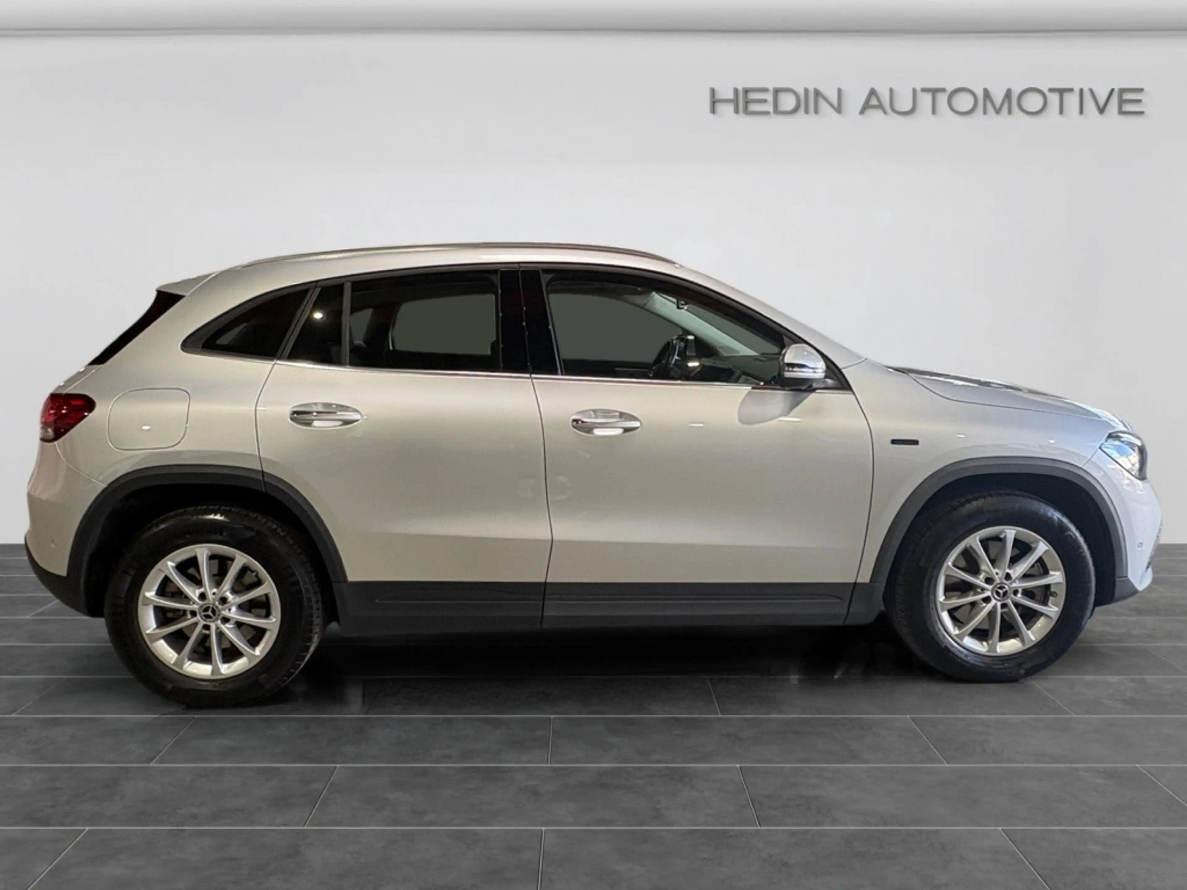 Mercedes-Benz GLA 250 e DISTR|MBEAM|KEYL|AHK|360°|SHZ+LHZ|AMBI — photo 8