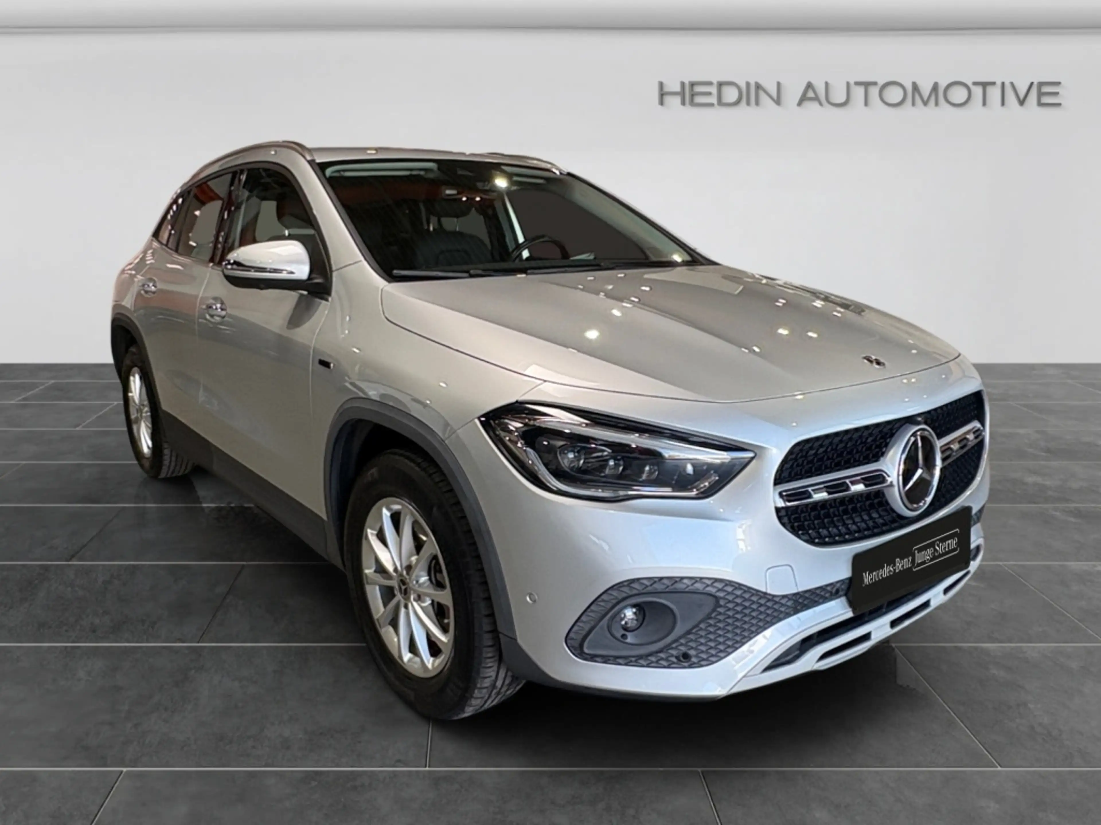 Mercedes-Benz GLA 250 e DISTR|MBEAM|KEYL|AHK|360°|SHZ+LHZ|AMBI — photo 9