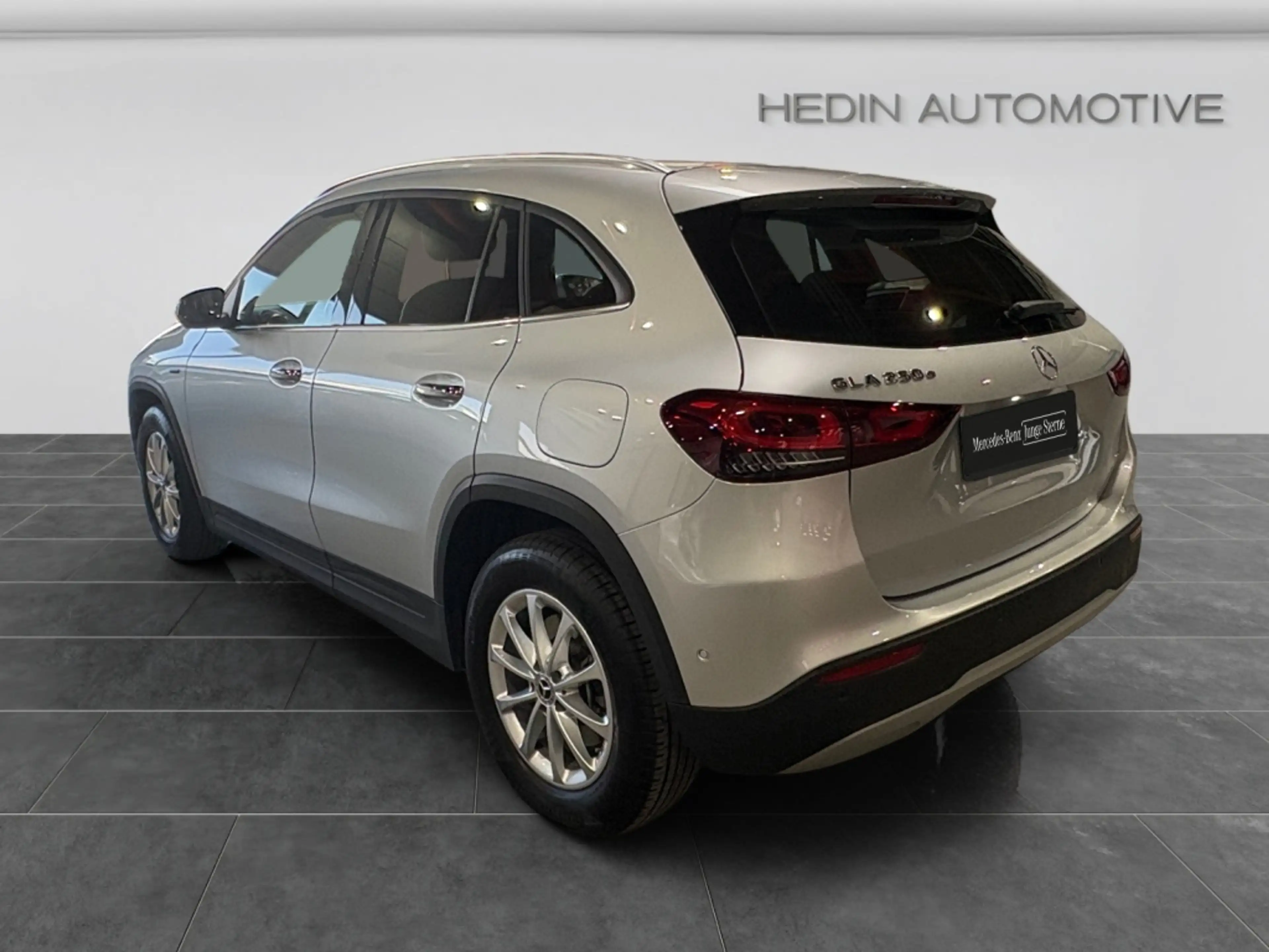 Mercedes-Benz GLA 250 e DISTR|MBEAM|KEYL|AHK|360°|SHZ+LHZ|AMBI — photo 5