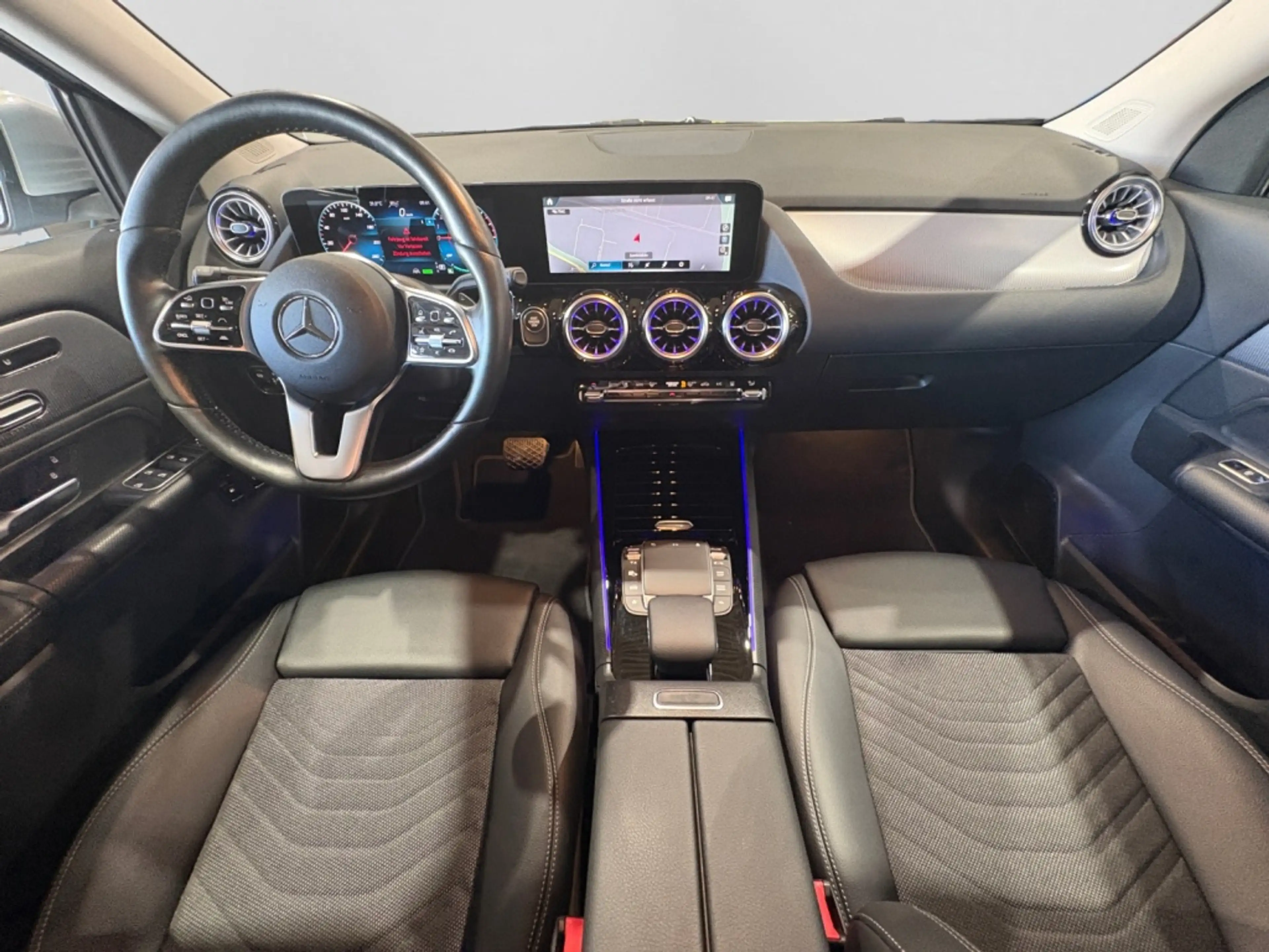 Mercedes-Benz GLA 250 e DISTR|MBEAM|KEYL|AHK|360°|SHZ+LHZ|AMBI — photo 12