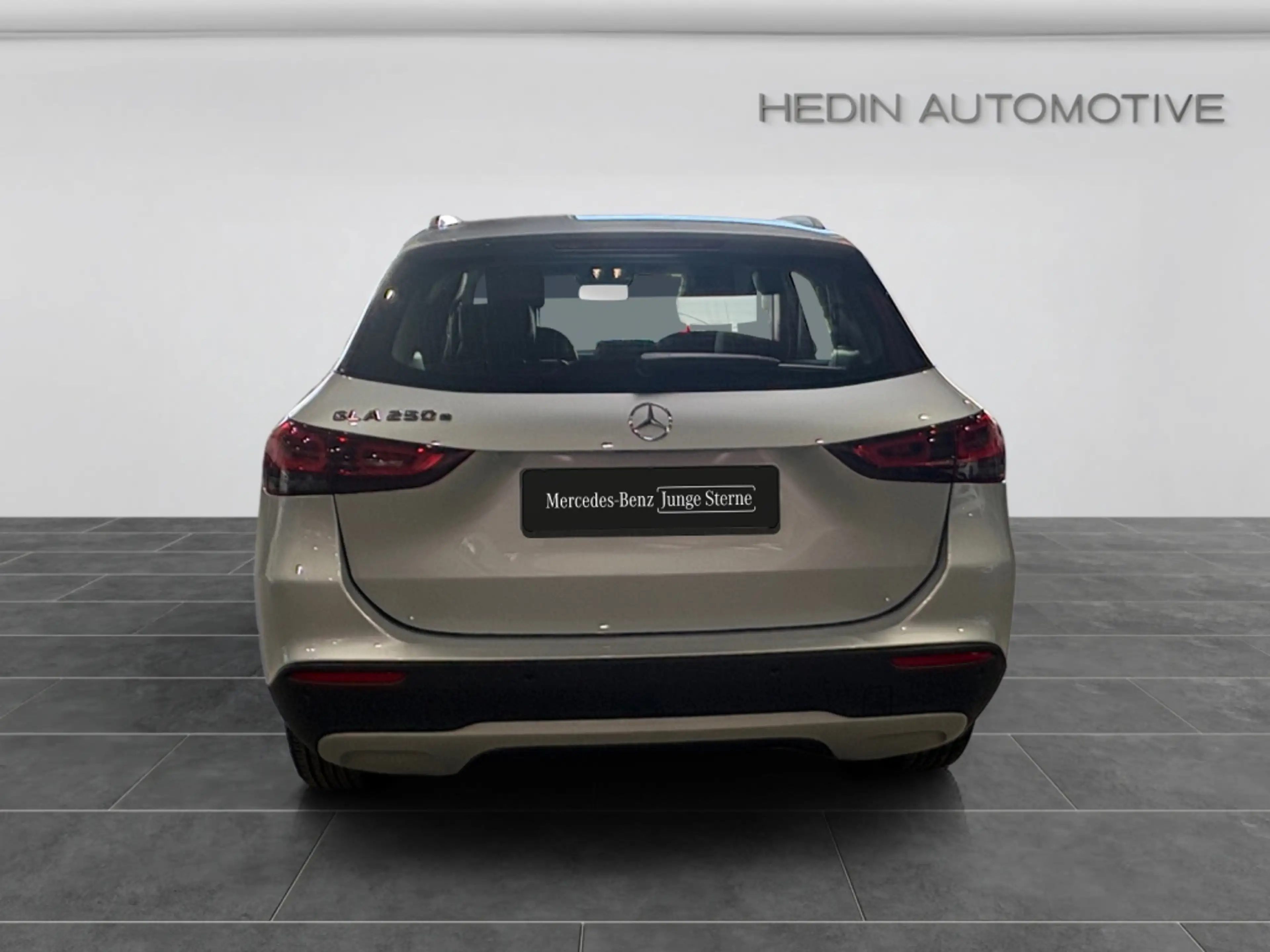 Mercedes-Benz GLA 250 e DISTR|MBEAM|KEYL|AHK|360°|SHZ+LHZ|AMBI — photo 6