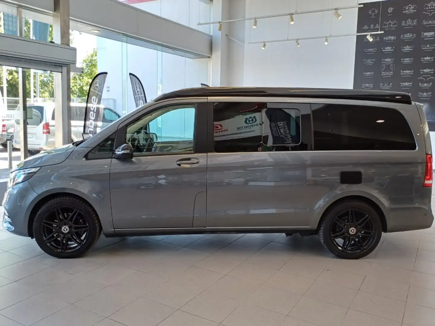 Mercedes-Benz V 300d Marco Polo Horizon 4MATIC Gris - 2