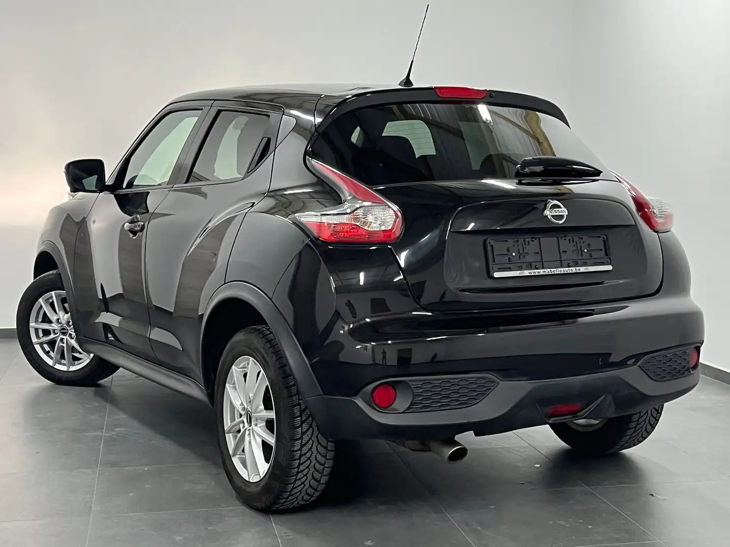 Nissan Juke 1.5 dCi 2WD - Airco - Navi - Camera - Carnet Zwart - 2