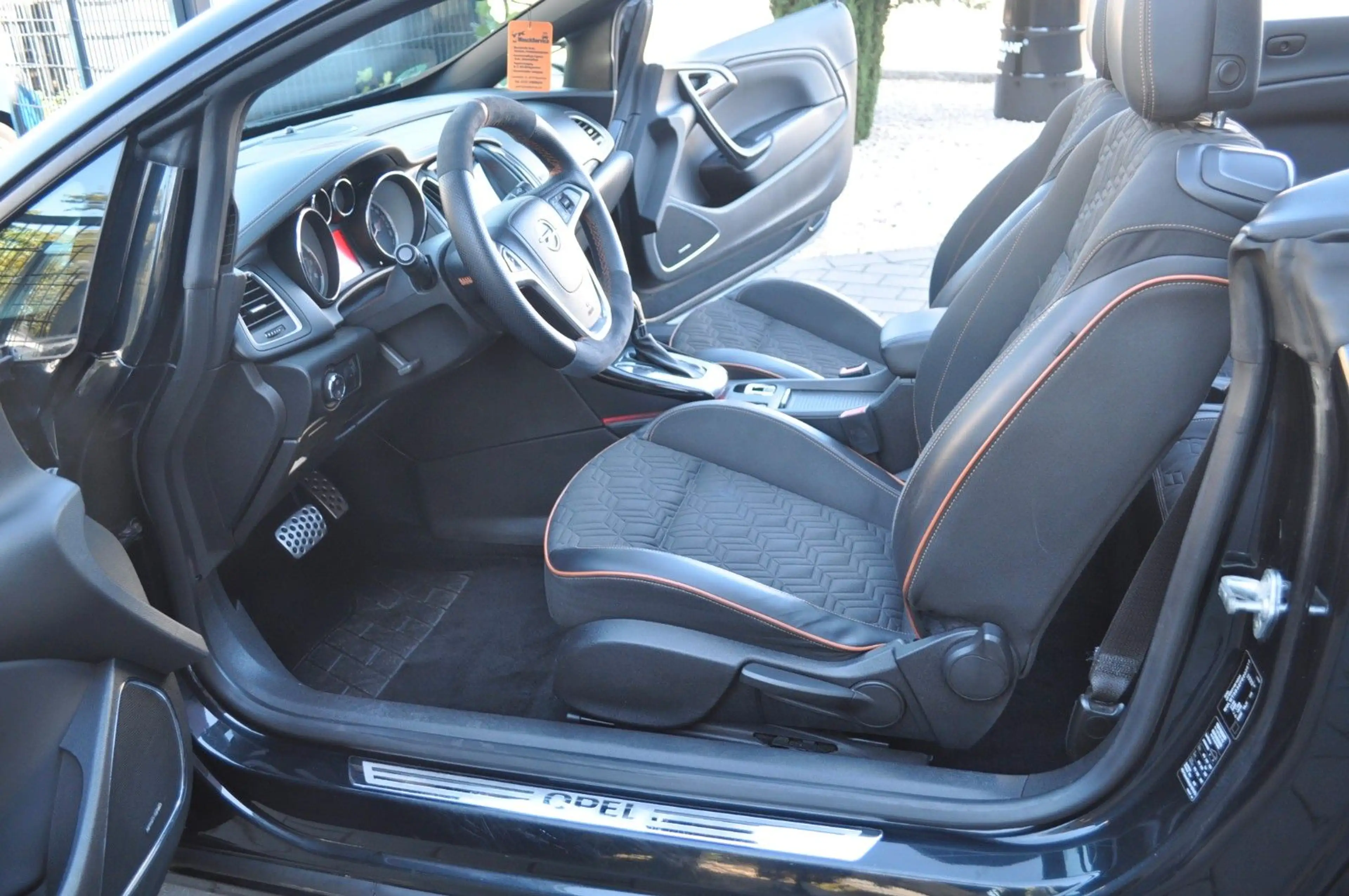 Opel Cascada 1.6 Innovation * AUTOMATIC - TÜV NEU * — photo 12