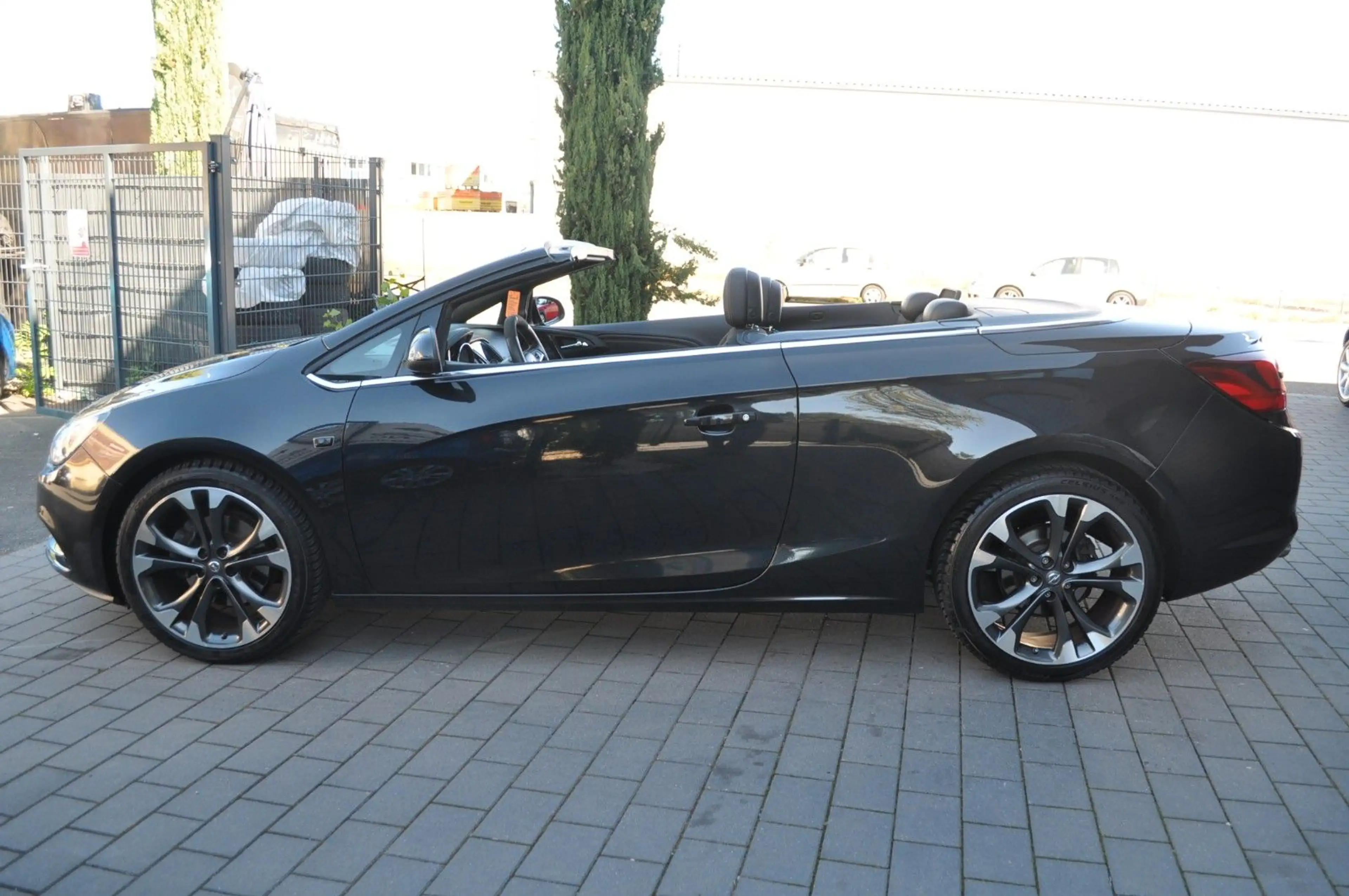 Opel Cascada 1.6 Innovation * AUTOMATIC - TÜV NEU * — photo 5