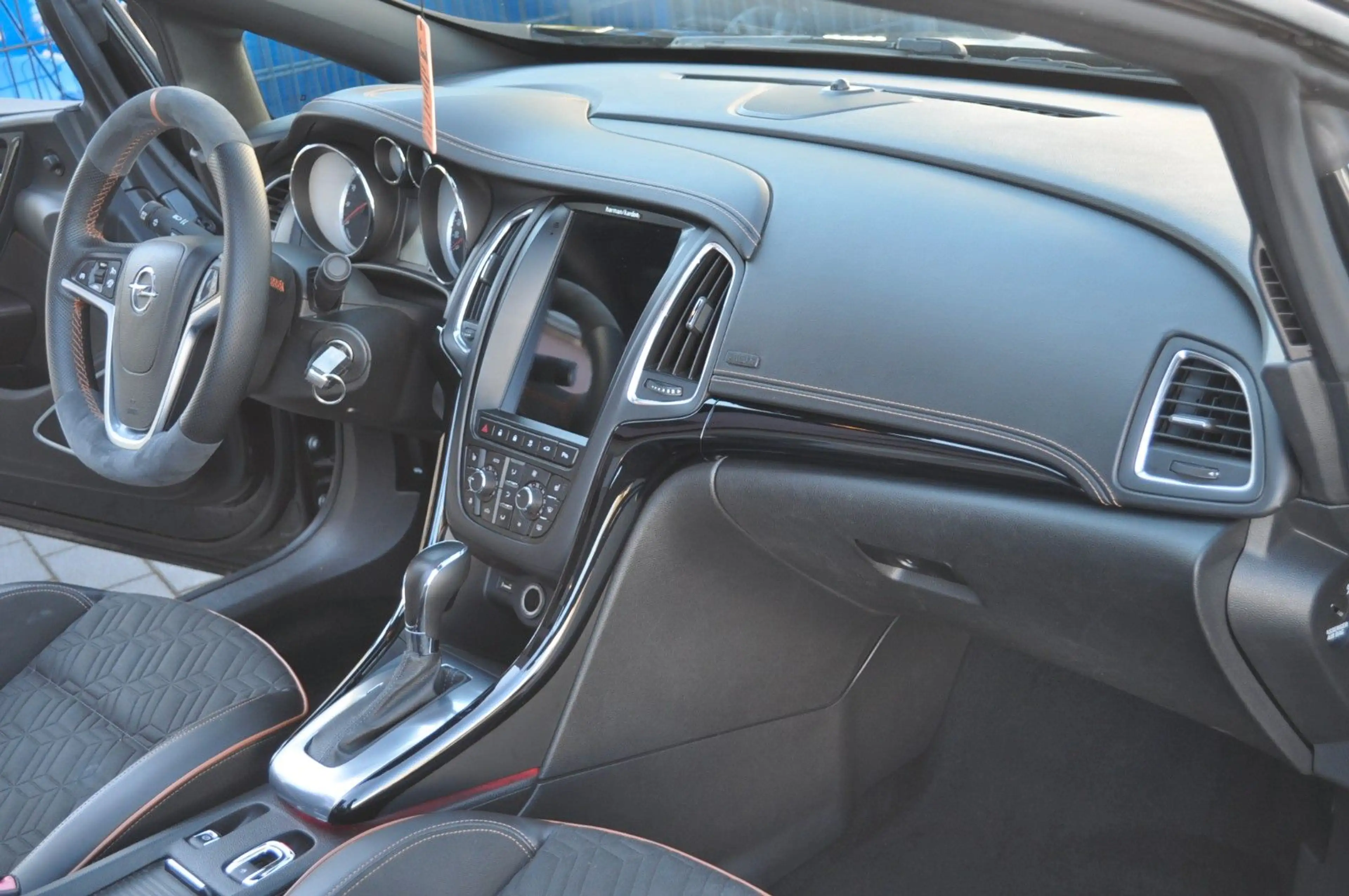 Opel Cascada 1.6 Innovation * AUTOMATIC - TÜV NEU * — photo 11