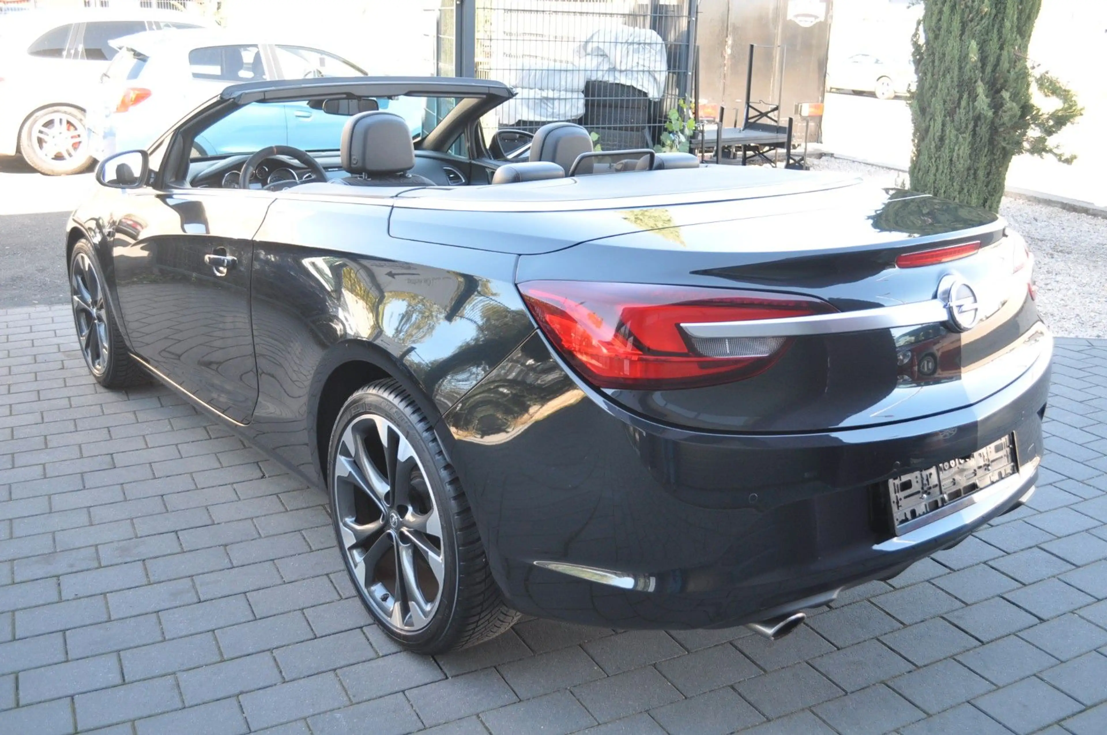 Opel Cascada 1.6 Innovation * AUTOMATIC - TÜV NEU * — photo 8