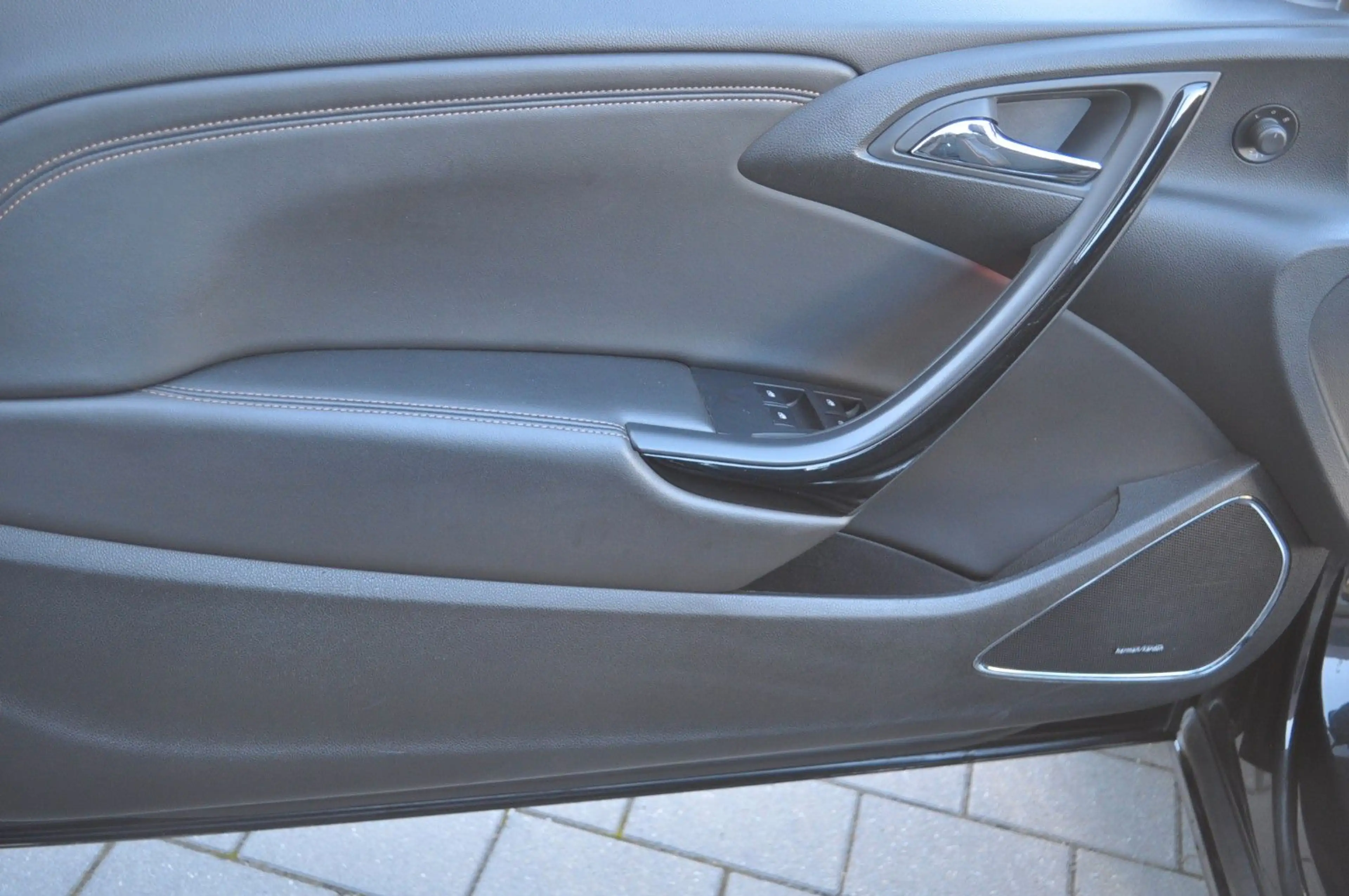 Opel Cascada 1.6 Innovation * AUTOMATIC - TÜV NEU * — photo 23