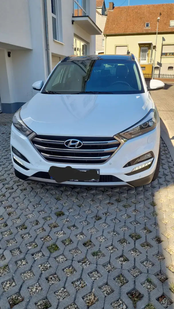 Hyundai TUCSON 2.0 CRDi 4WD Automatik Premium - 1