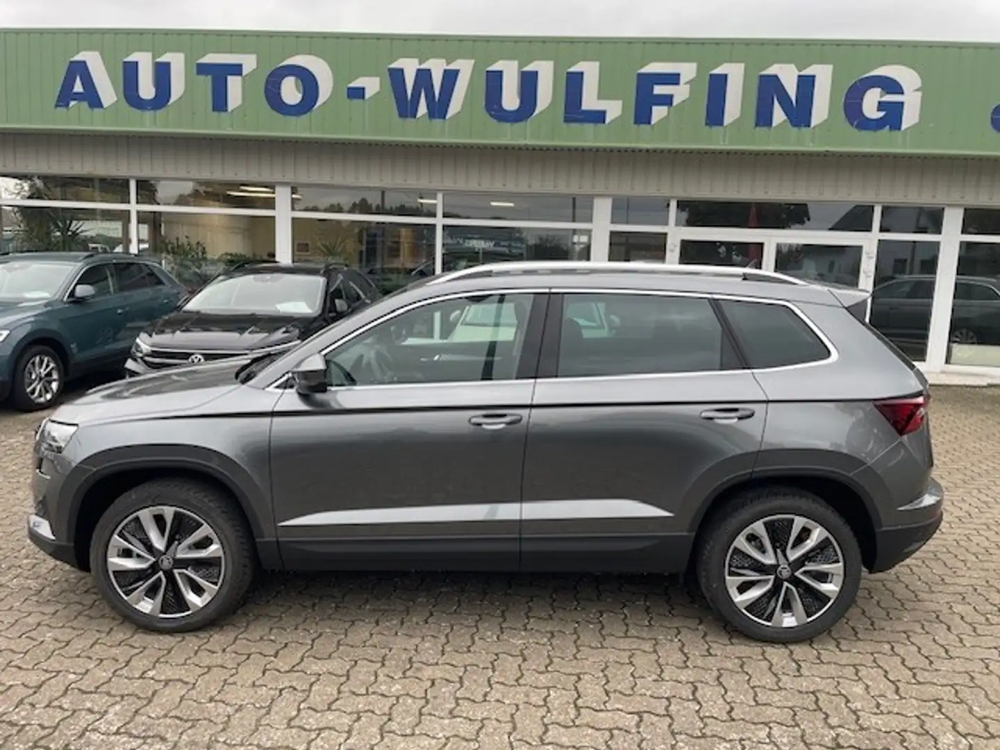 Skoda Karoq 1.5 TSI DSG+AHK+RFK+ACC+Navi+el.Heckkl.++ Grigio - 1
