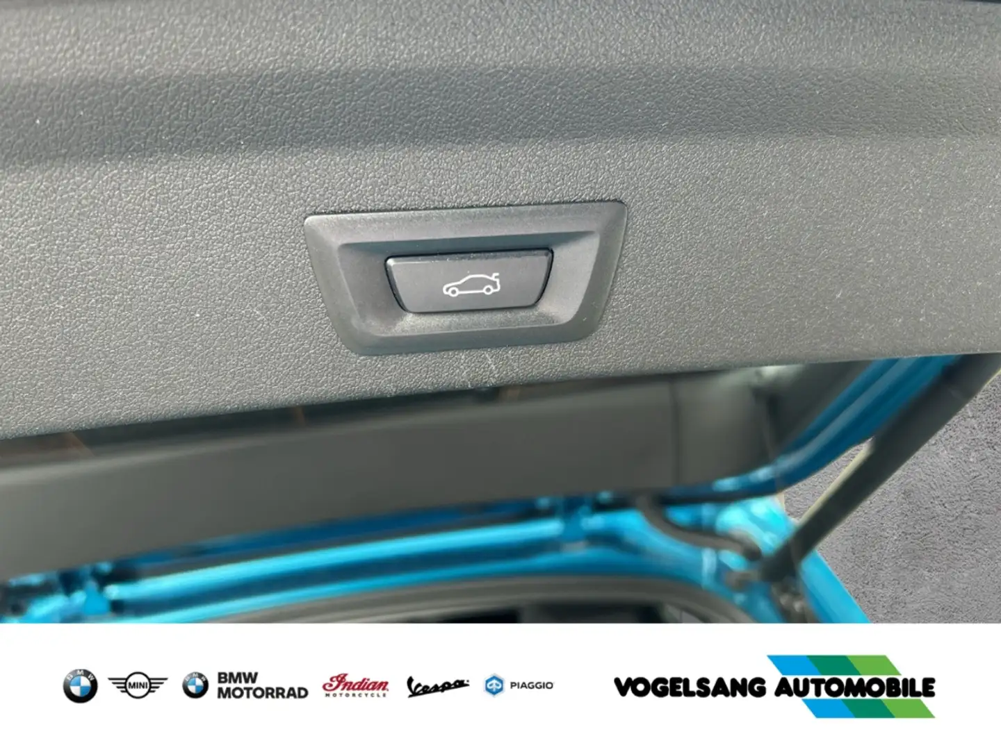 BMW 116 i Automatik WLAN Schiebedach LED Navi groß el.Heck Blauw - 2