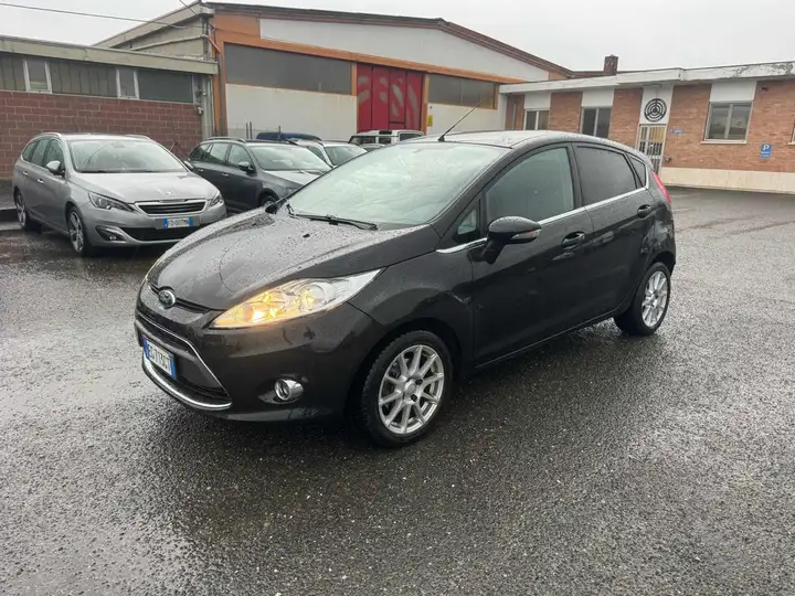 Ford Fiesta 1.4 TDCi 70CV 5 porte Titanium
