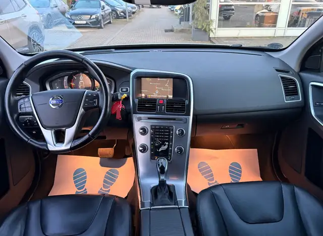 Volvo XC60 view 12