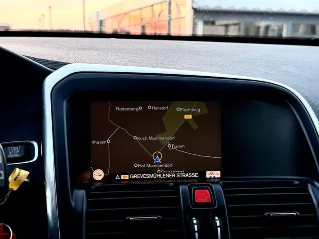 Volvo XC60 view 9