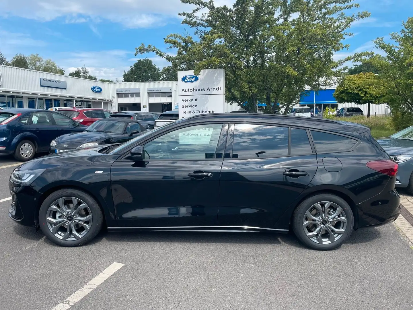 Ford Focus Turnier ST-Line *Park-Assist*iACC*TWA*HUD Schwarz - 2