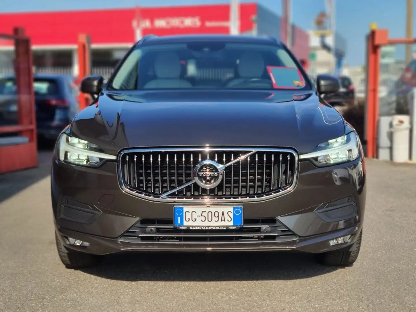 Volvo XC60 B4 (d) AWD Geartronic Momentum Pro Grigio - 2