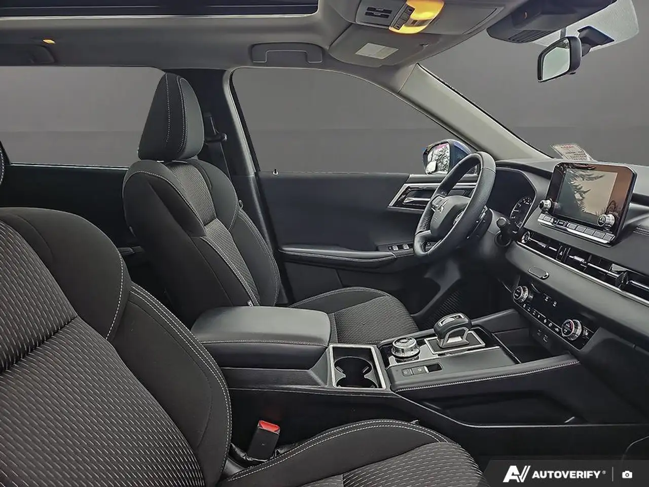 Mitsubishi Outlander снимка Mitsubishi Outlander