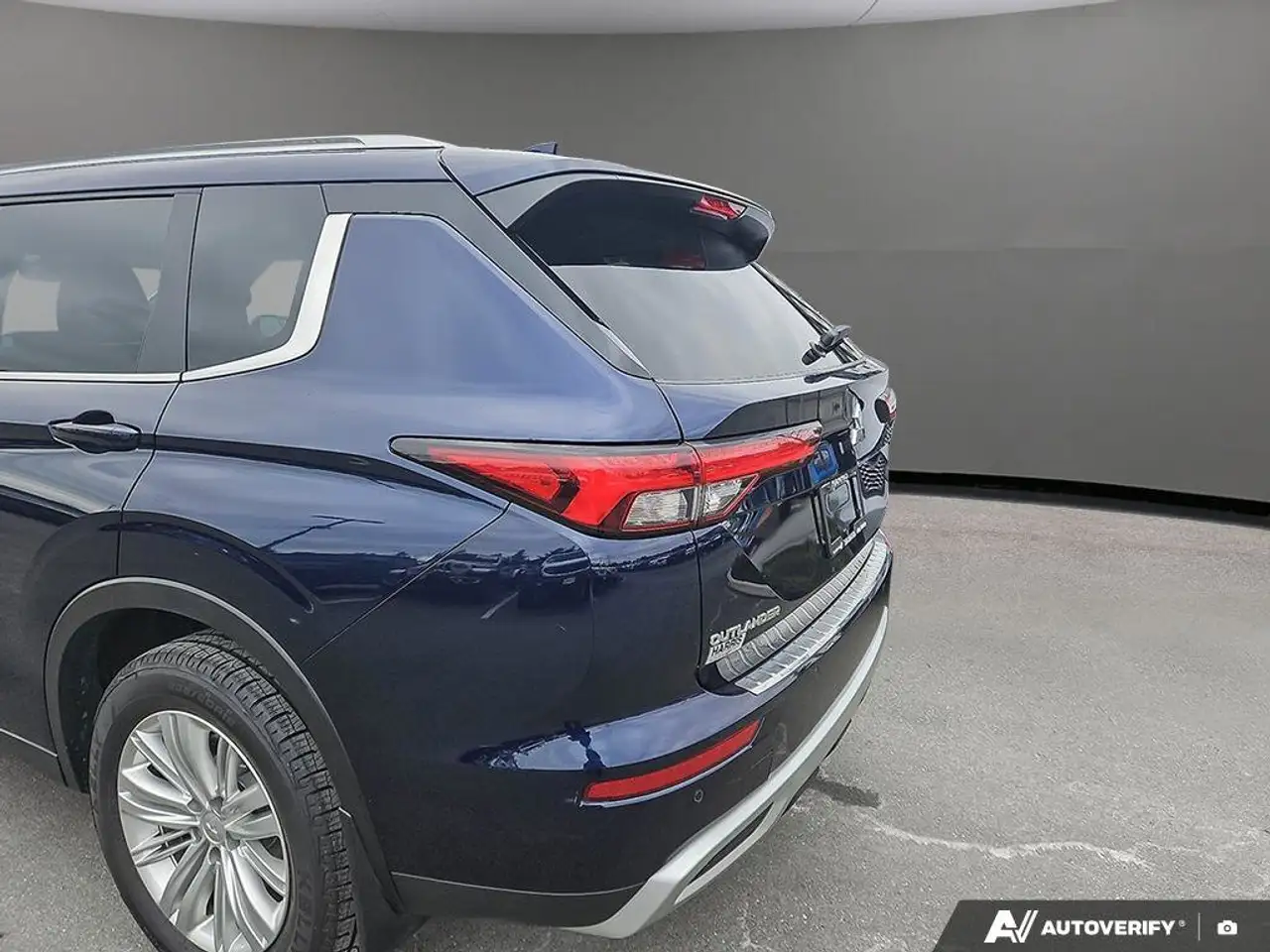 Mitsubishi Outlander снимка Mitsubishi Outlander