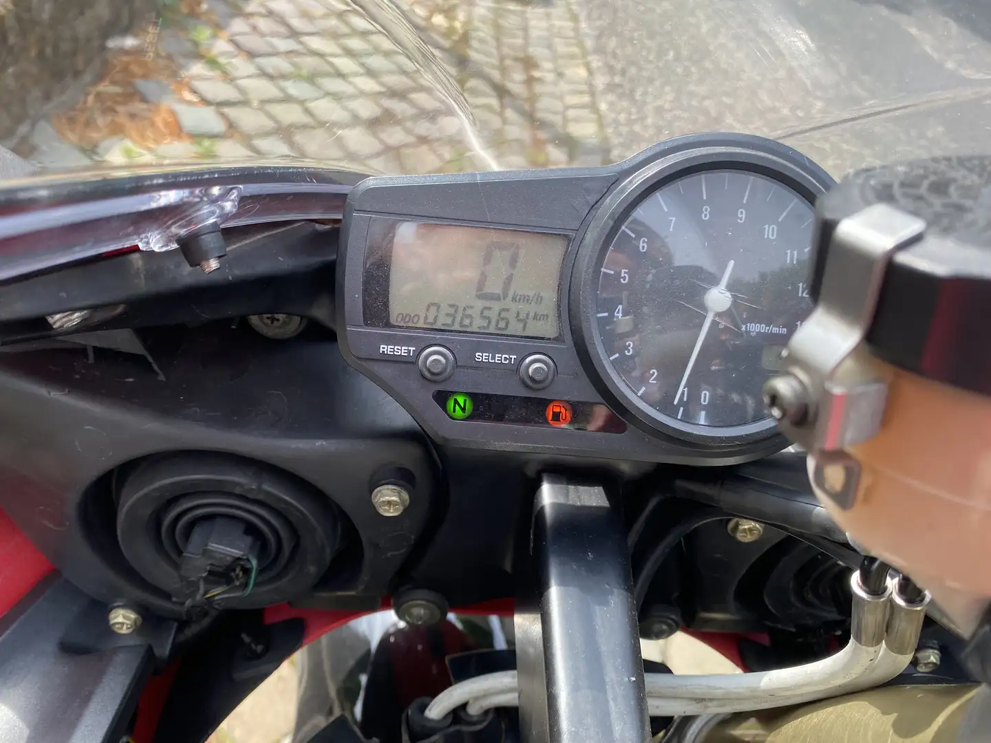 Yamaha YZF-R1 - 1