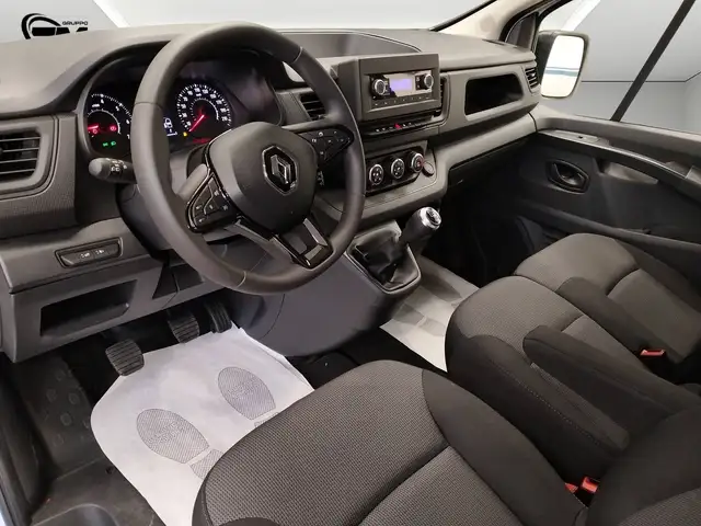Renault Trafic view 10