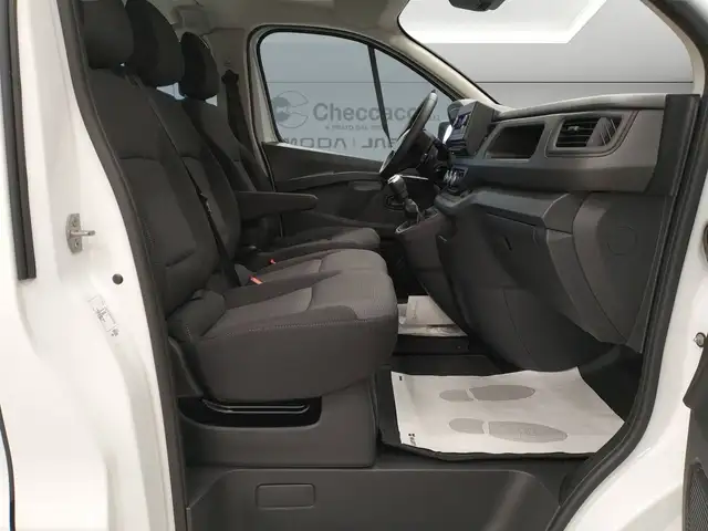 Renault Trafic view 11