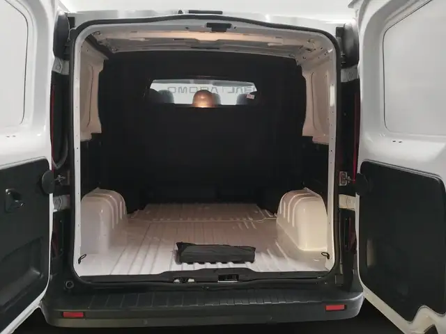 Renault Trafic view 16