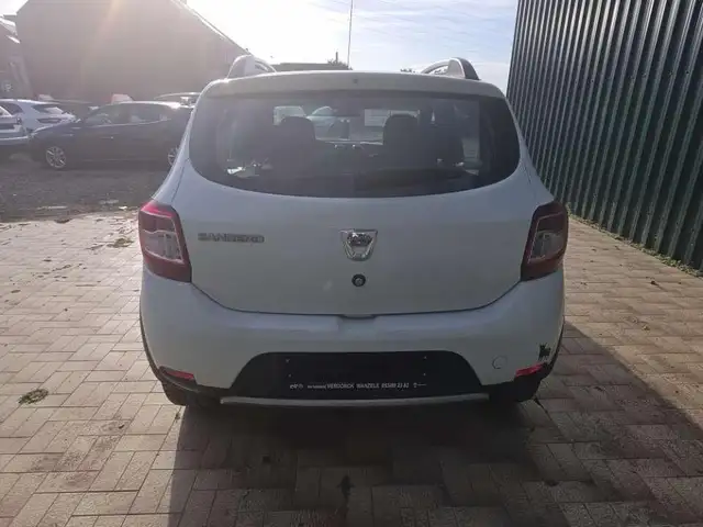 Dacia Sandero view 4