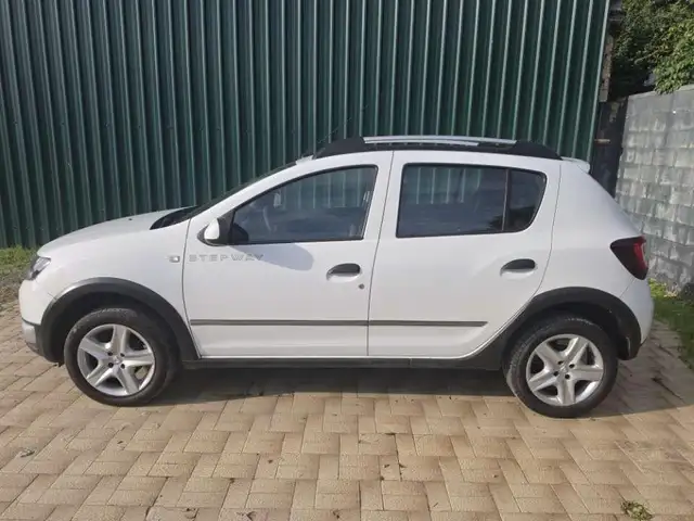Dacia Sandero view 2