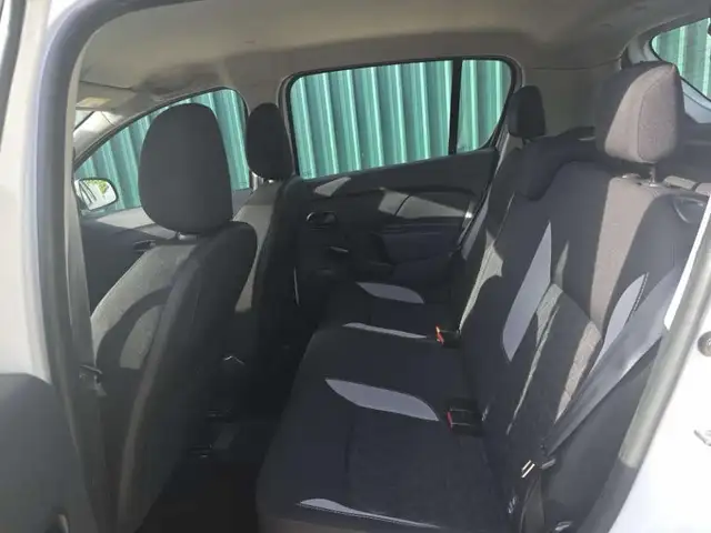 Dacia Sandero view 10