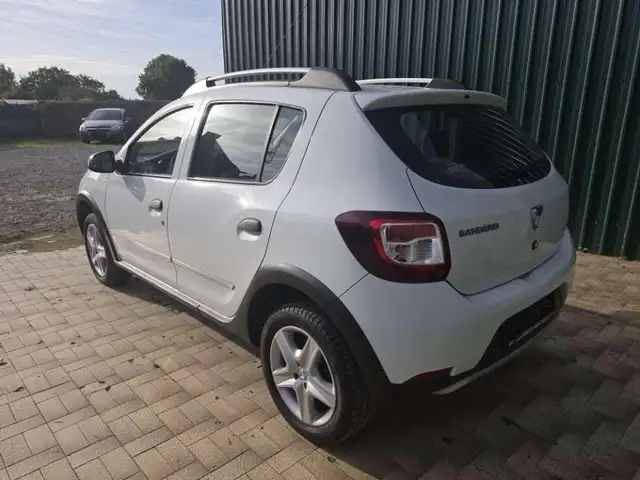 Dacia Sandero view 3