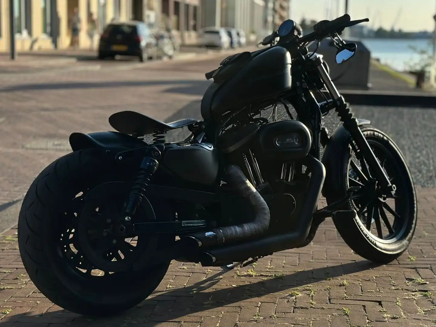 Harley-Davidson Sportster XL 883 Custom Bobber Negru - 1