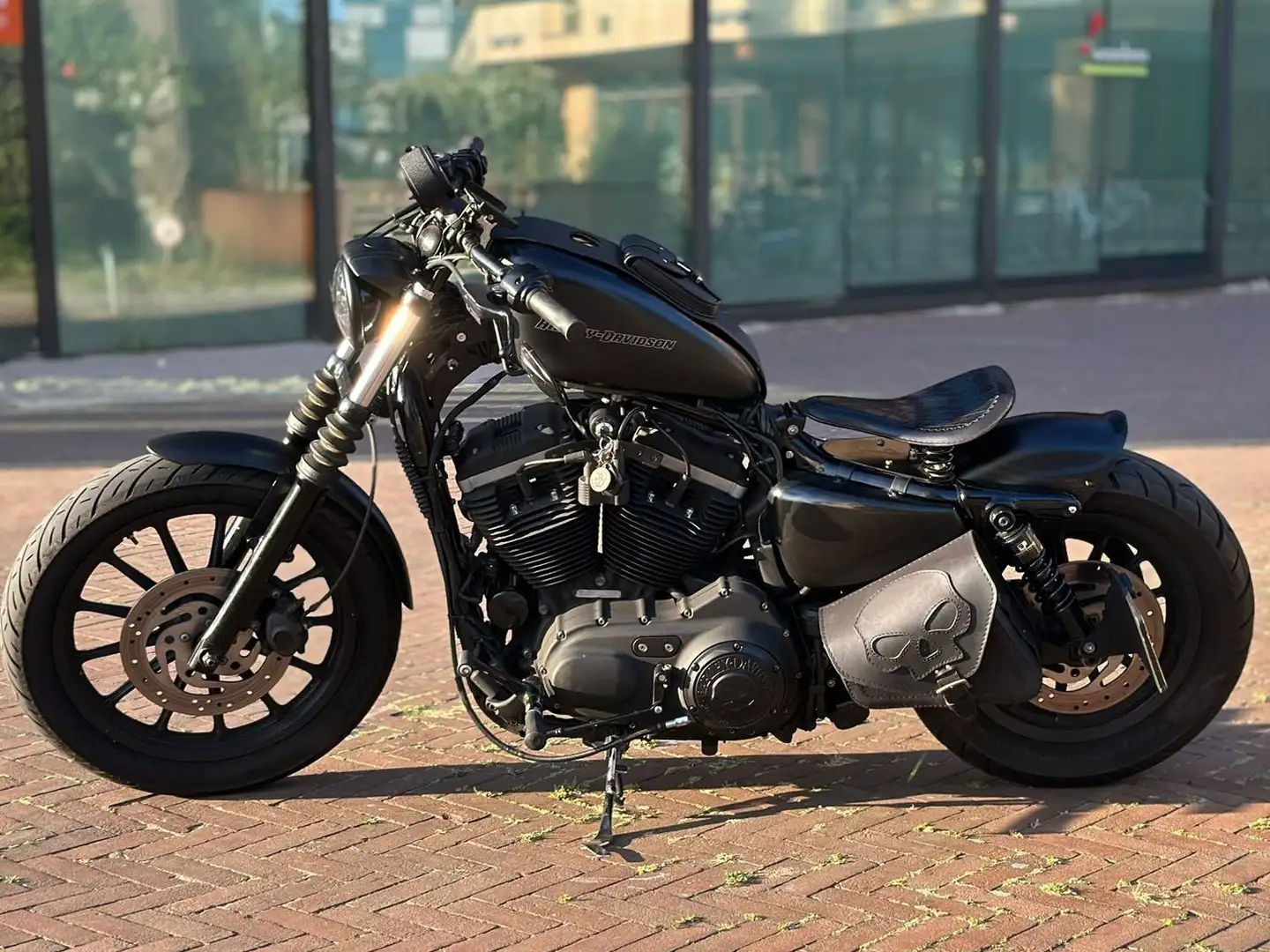 Harley-Davidson Sportster XL 883 Custom Bobber Negru - 2