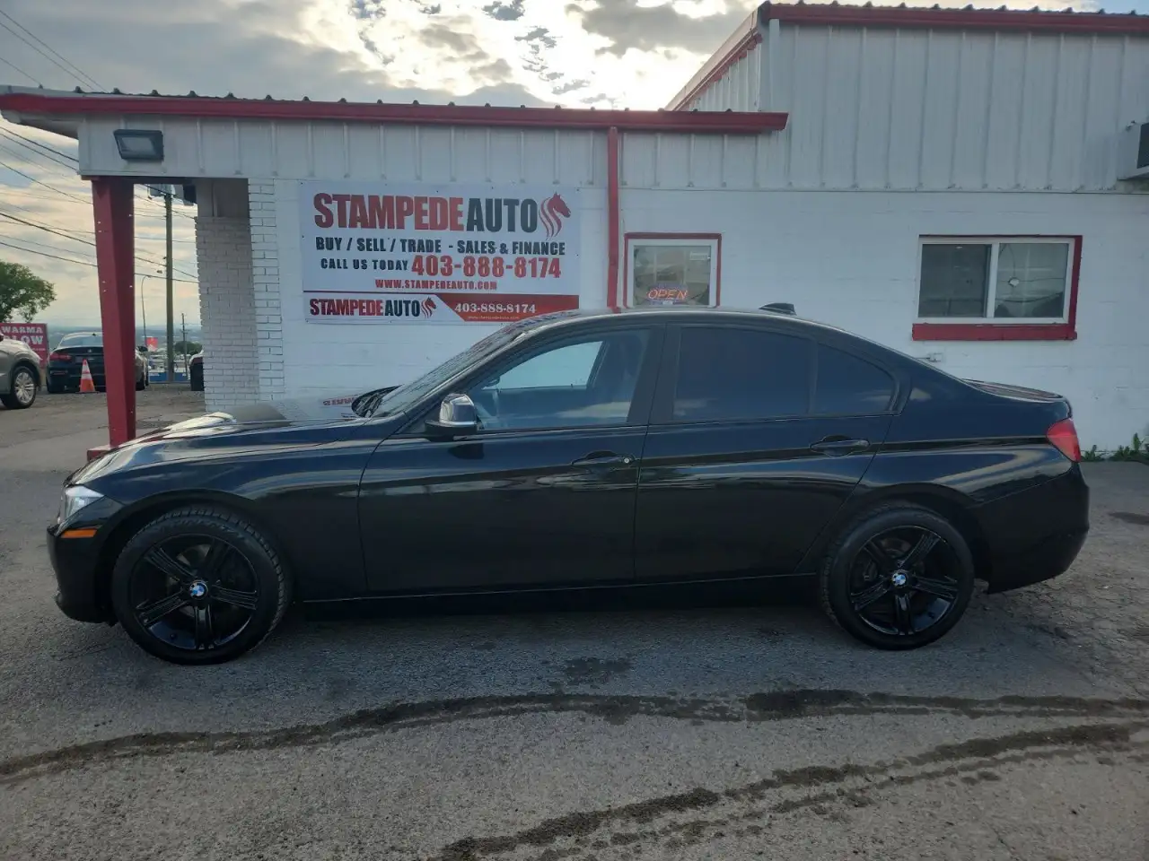 BMW 3 Series снимка BMW 3 Series