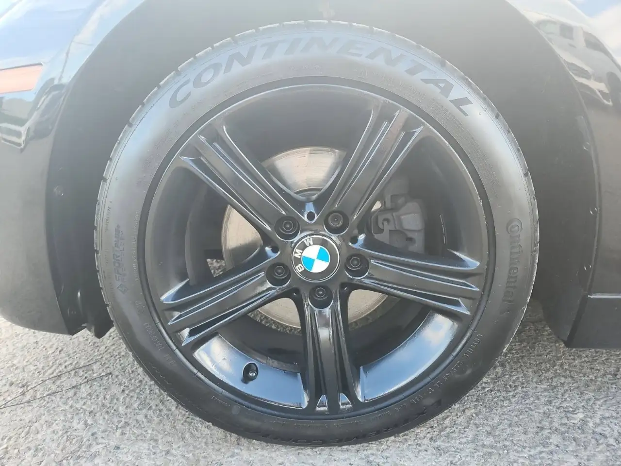 BMW 3 Series снимка BMW 3 Series
