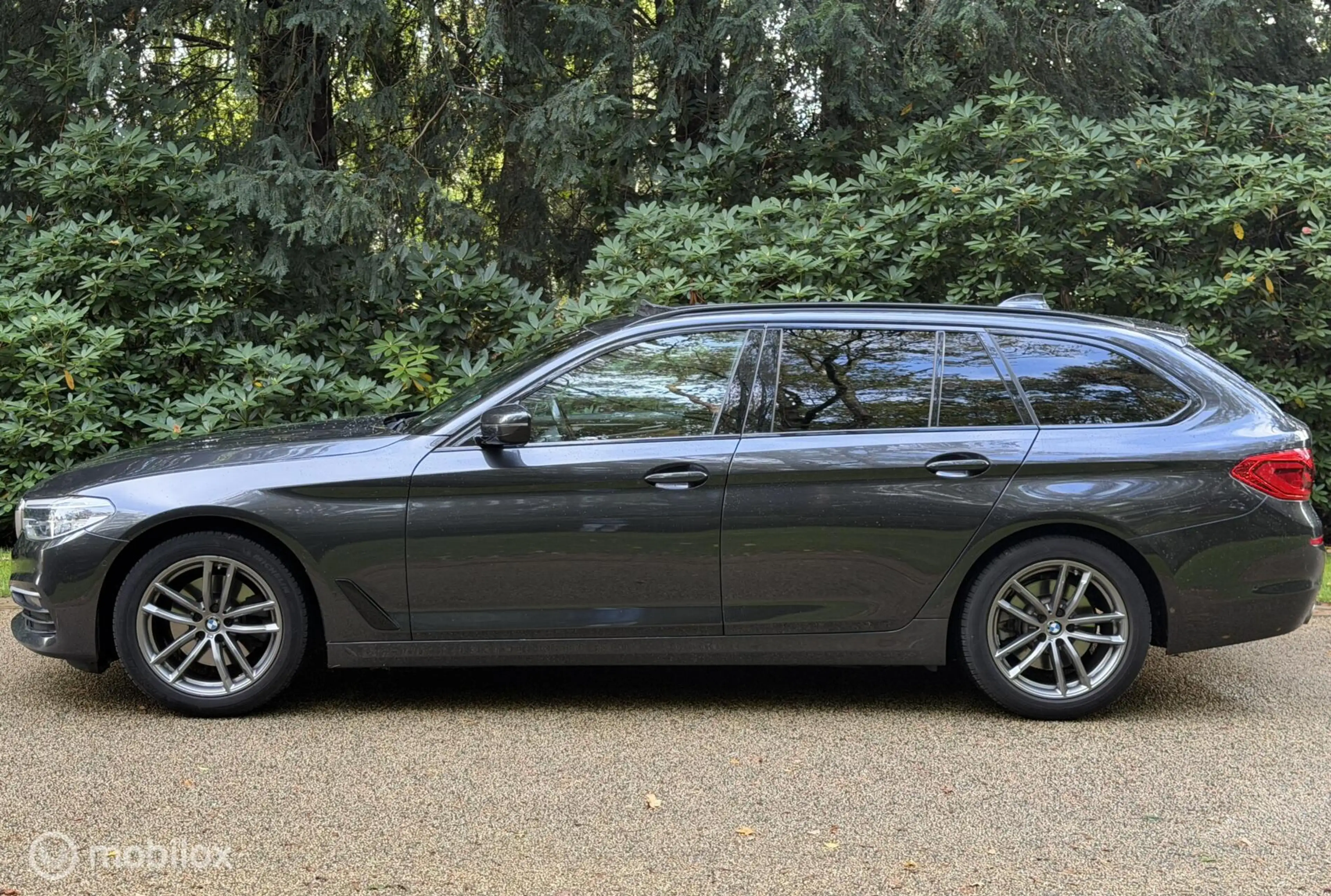 BMW 520 5-serie Touring 520d xDrive High Exe Pano Comforts — photo 9