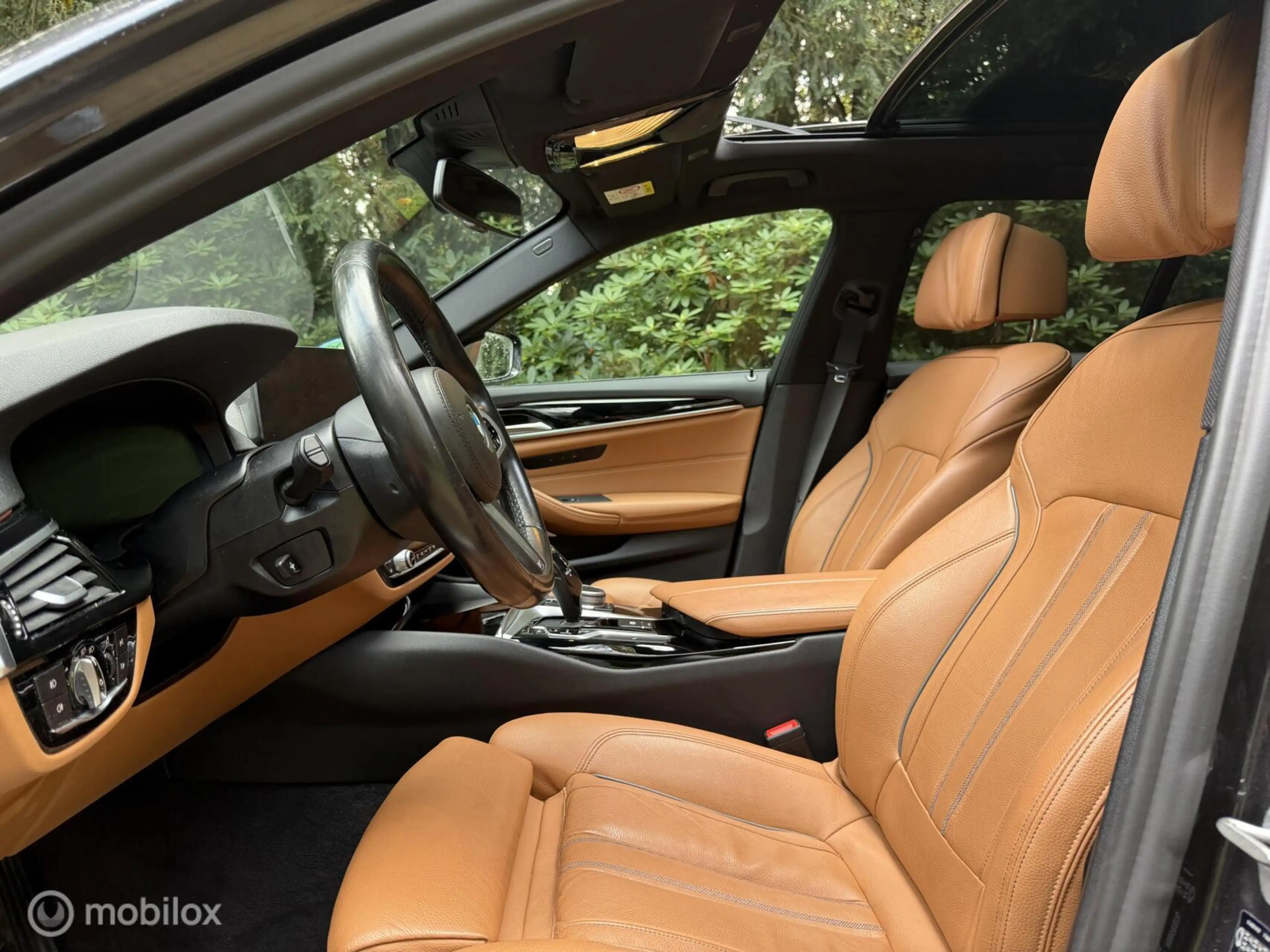 BMW 520 5-serie Touring 520d xDrive High Exe Pano Comforts — photo 3