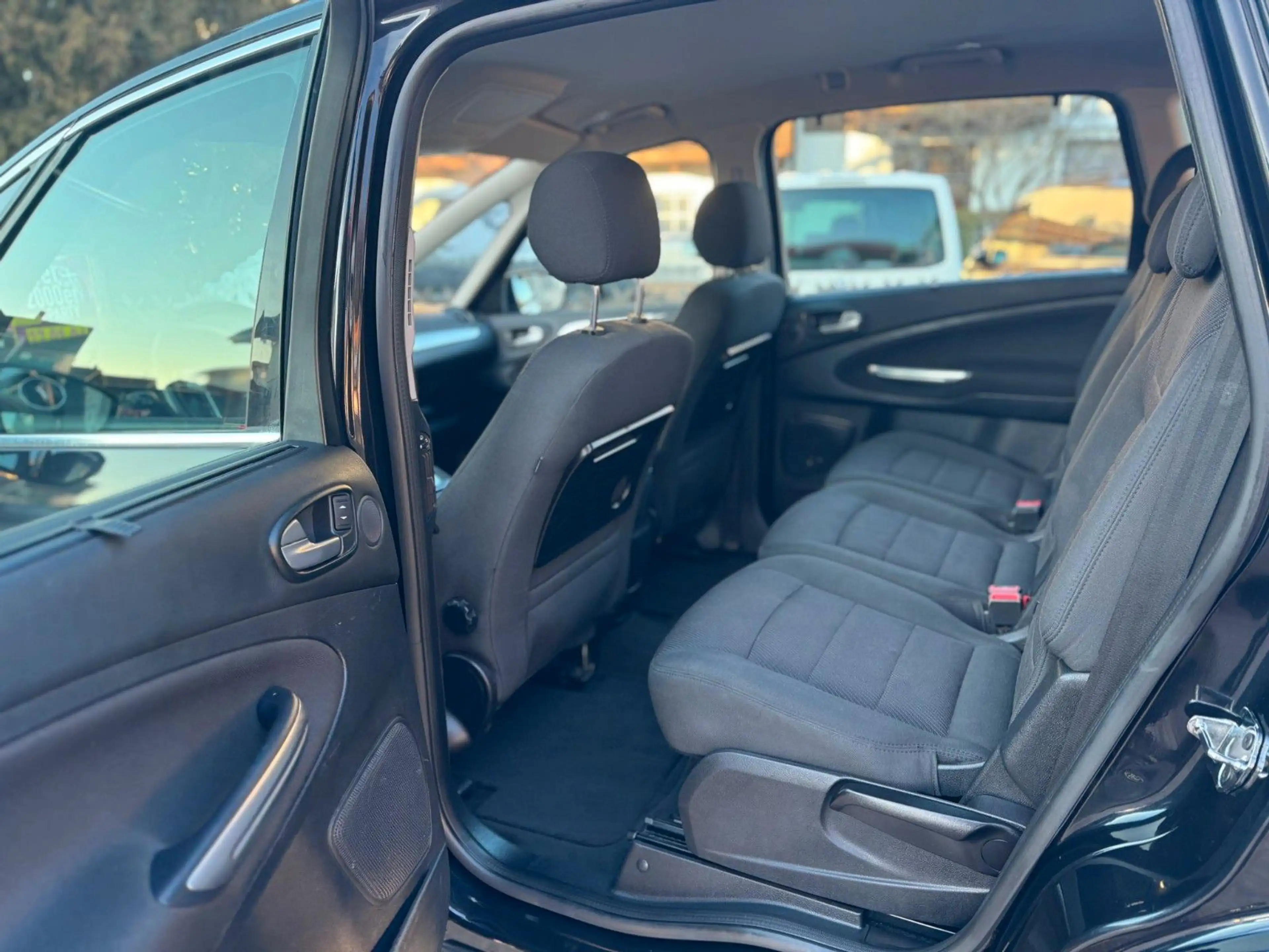 Ford S-Max S-MAX Titanium 2.0 TDCI AUTOMATIK — photo 15
