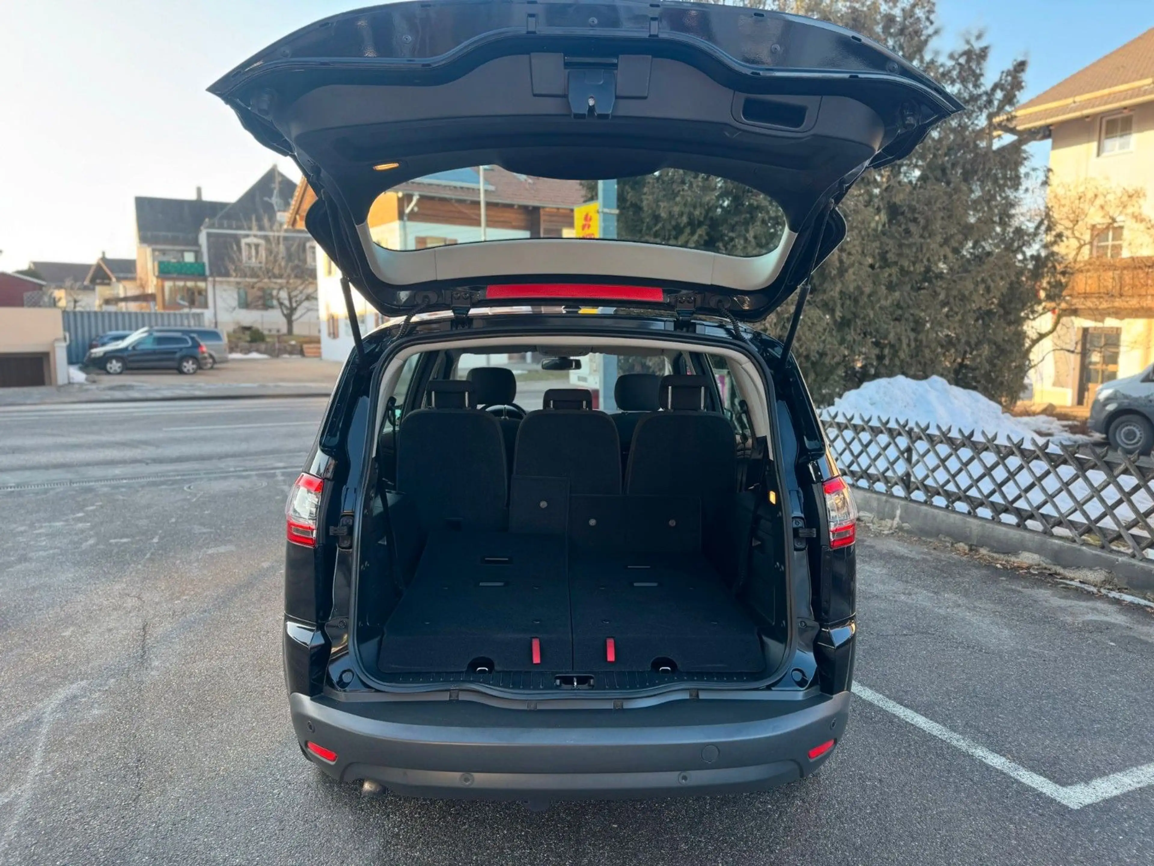 Ford S-Max S-MAX Titanium 2.0 TDCI AUTOMATIK — photo 9