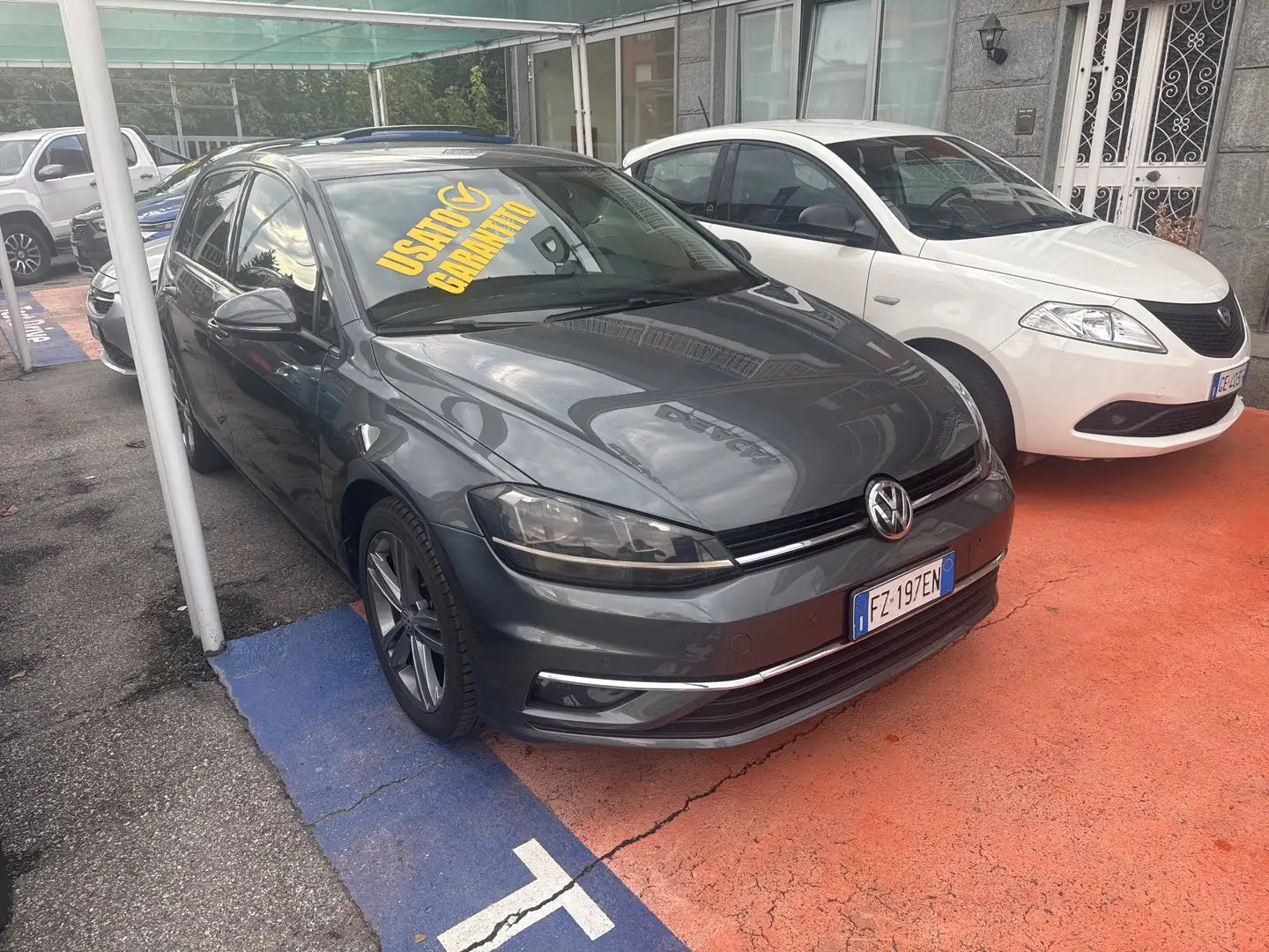 Volkswagen Golf Golf 2.0 TDI DSG 5p. Executive BlueMotion Technol Gris - 1