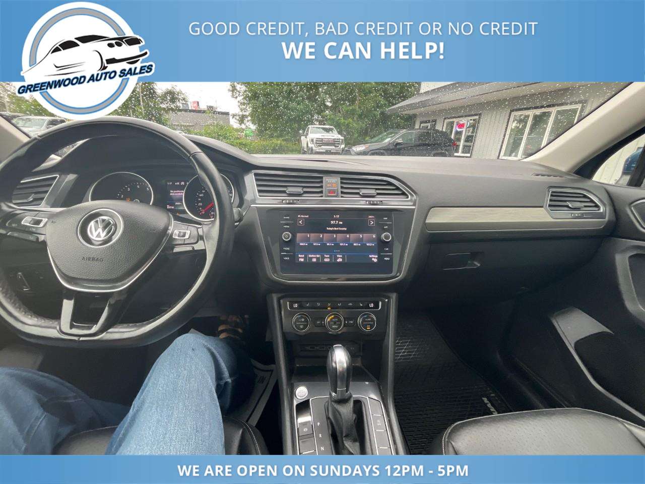 2018 Volkswagen Tiguan Comfortline PRICED TO MOVE! BACKUP CAM! CALL NOW! — снимка 1