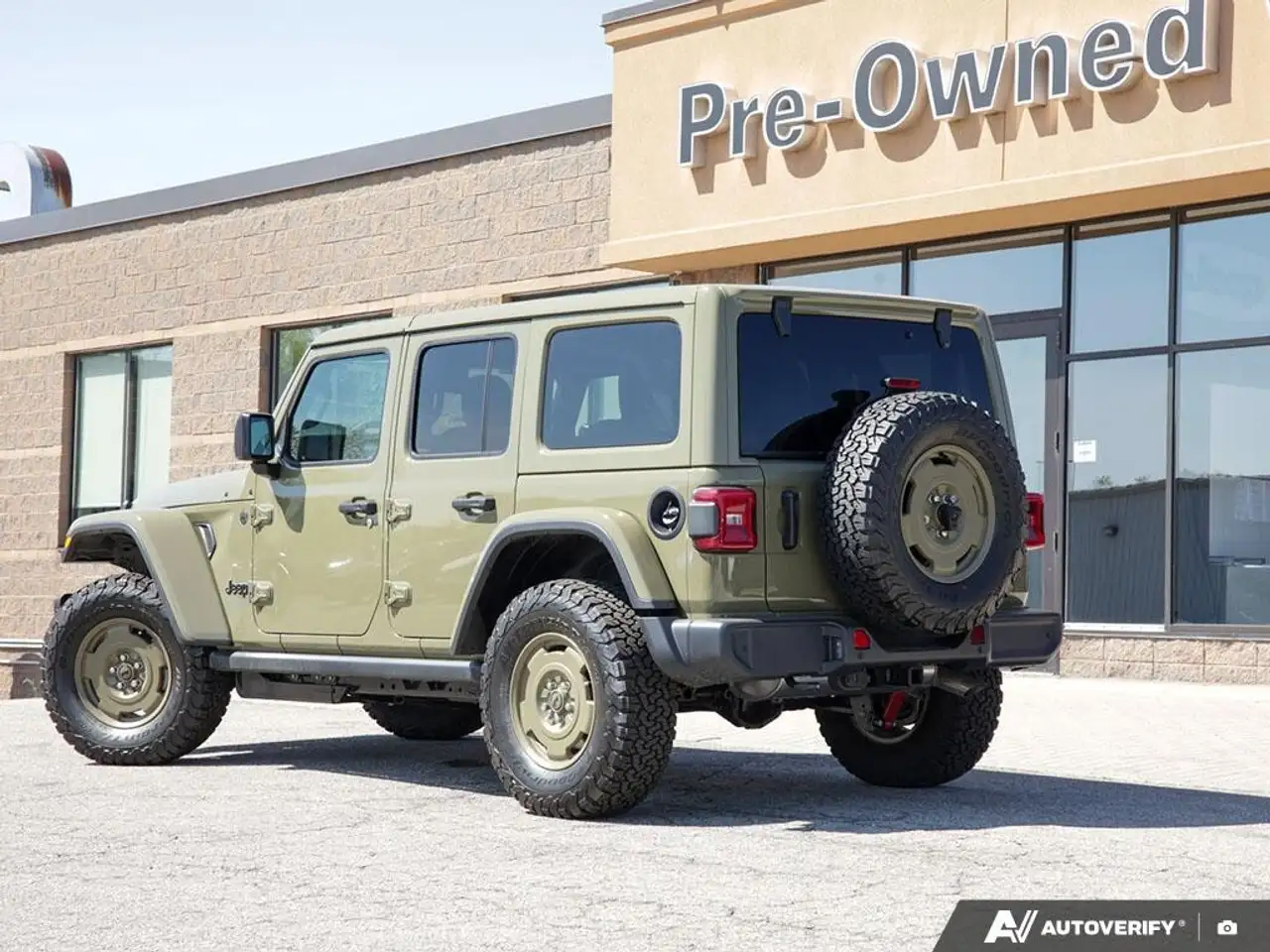 Jeep Wrangler снимка Jeep Wrangler
