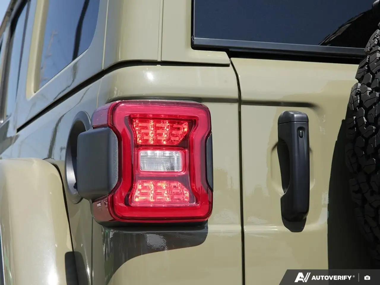 Jeep Wrangler снимка Jeep Wrangler