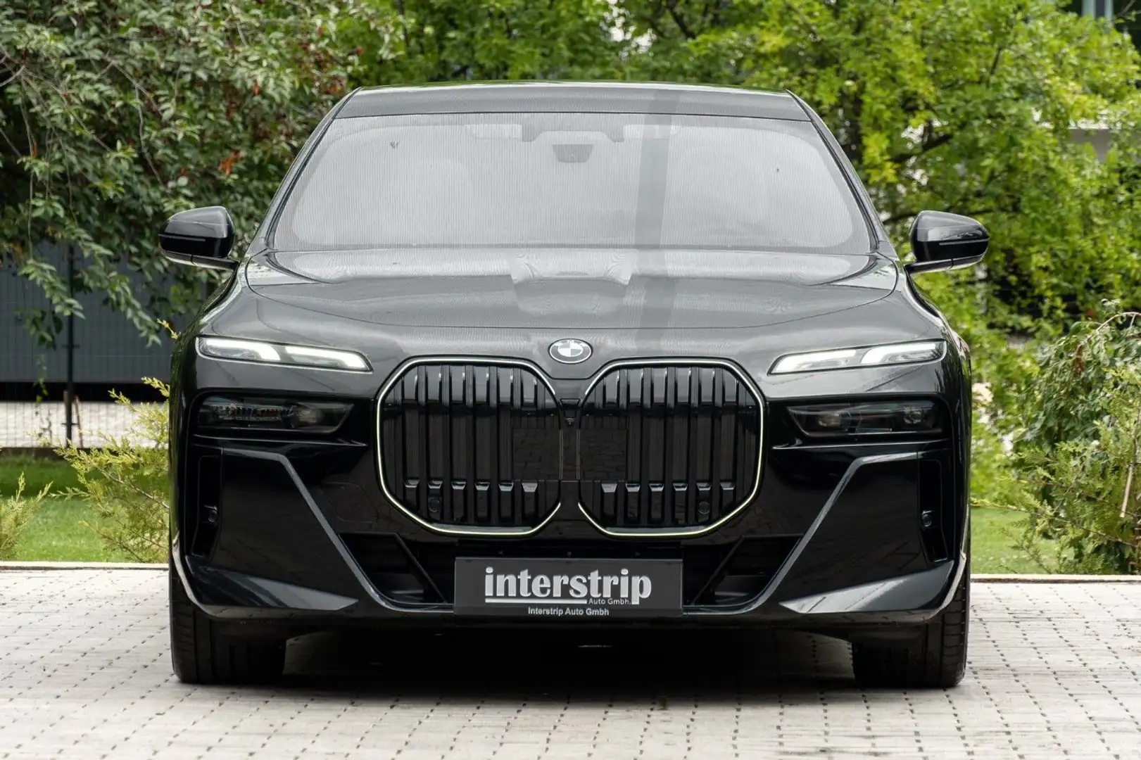 BMW 740 d M SPORT.MASSAGE.SKY.DR.ASS.PRO.B&W.5/100 Schwarz - 2