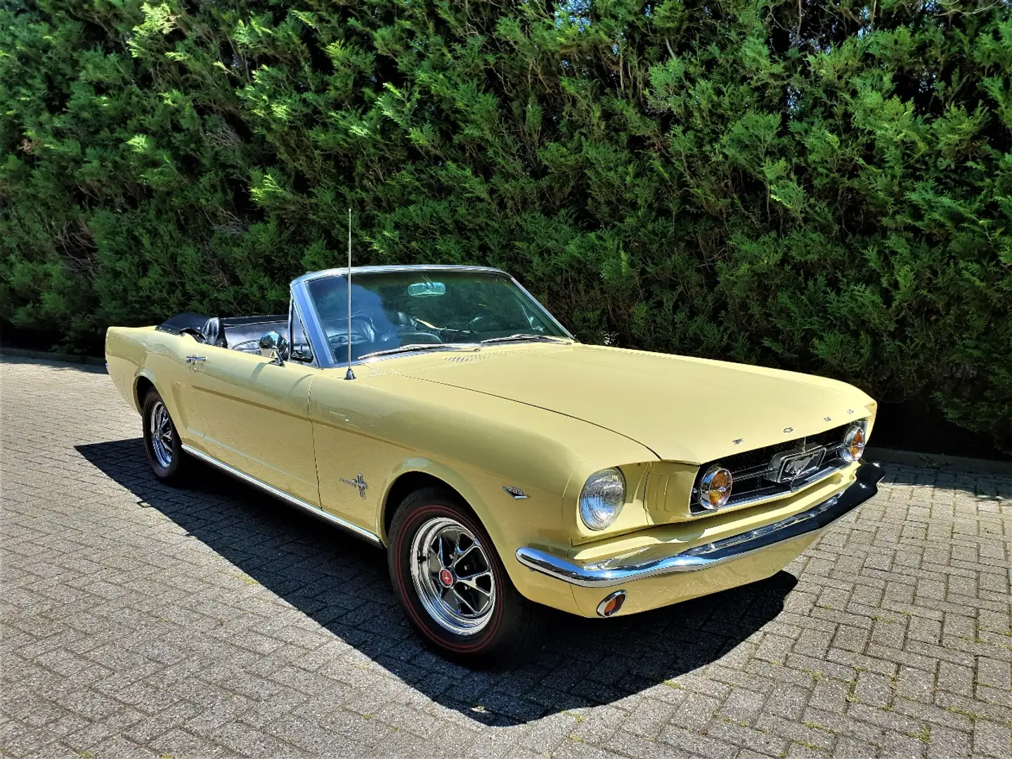 Ford Mustang Cabriolet V8 289 automaat Jaune - 1