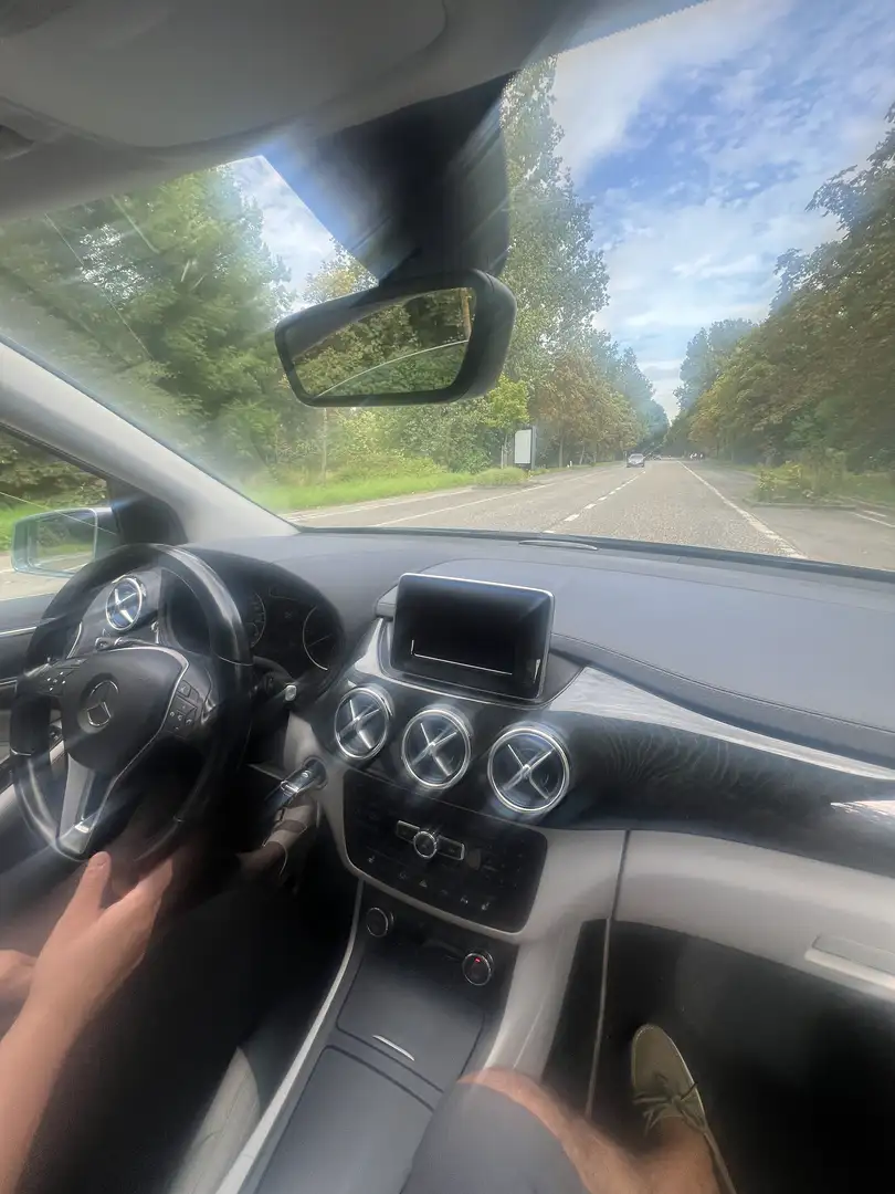 Mercedes-Benz B 220 CDI - 1