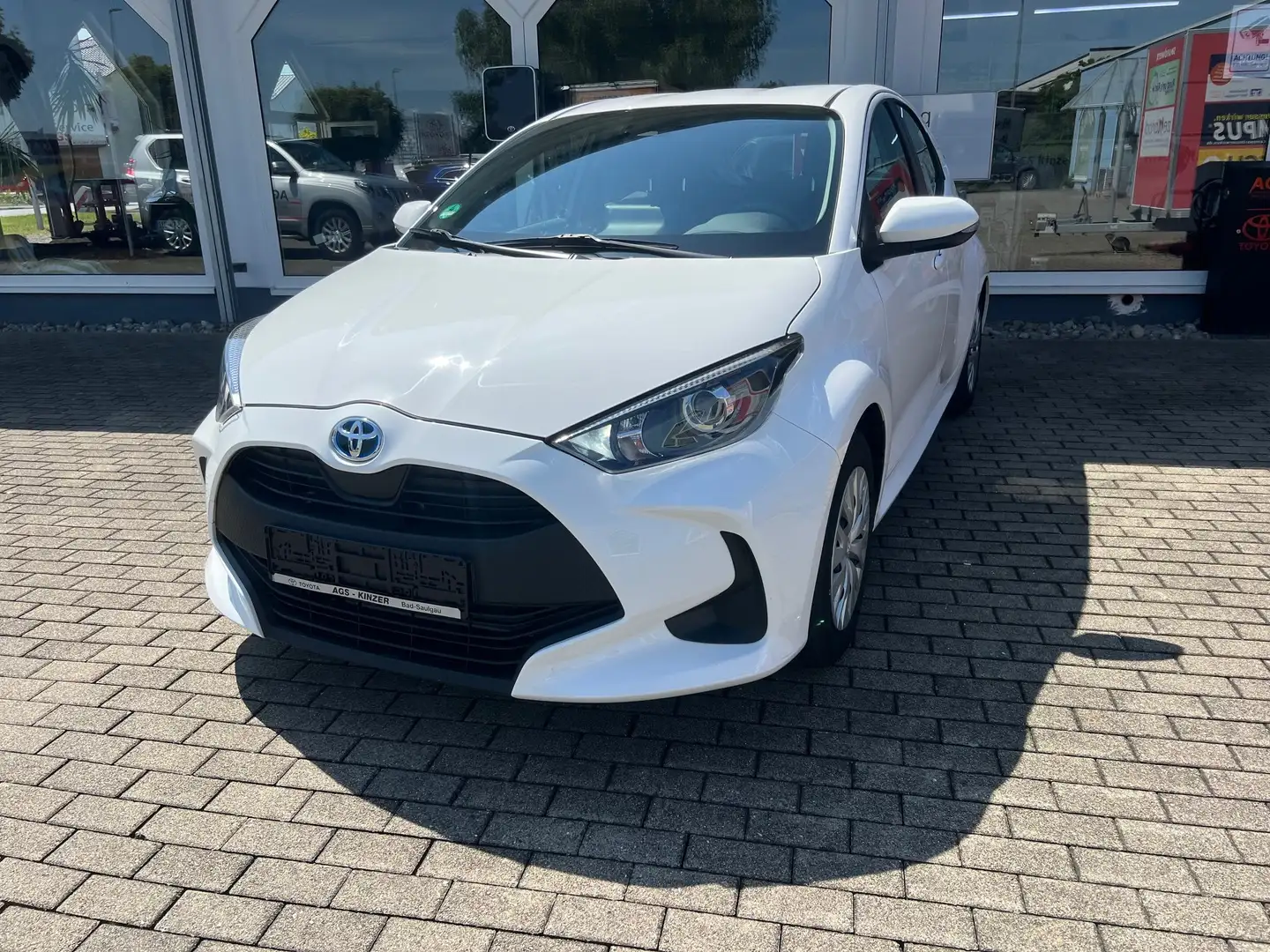 Toyota Yaris Hybrid Business Edition Wit - 1