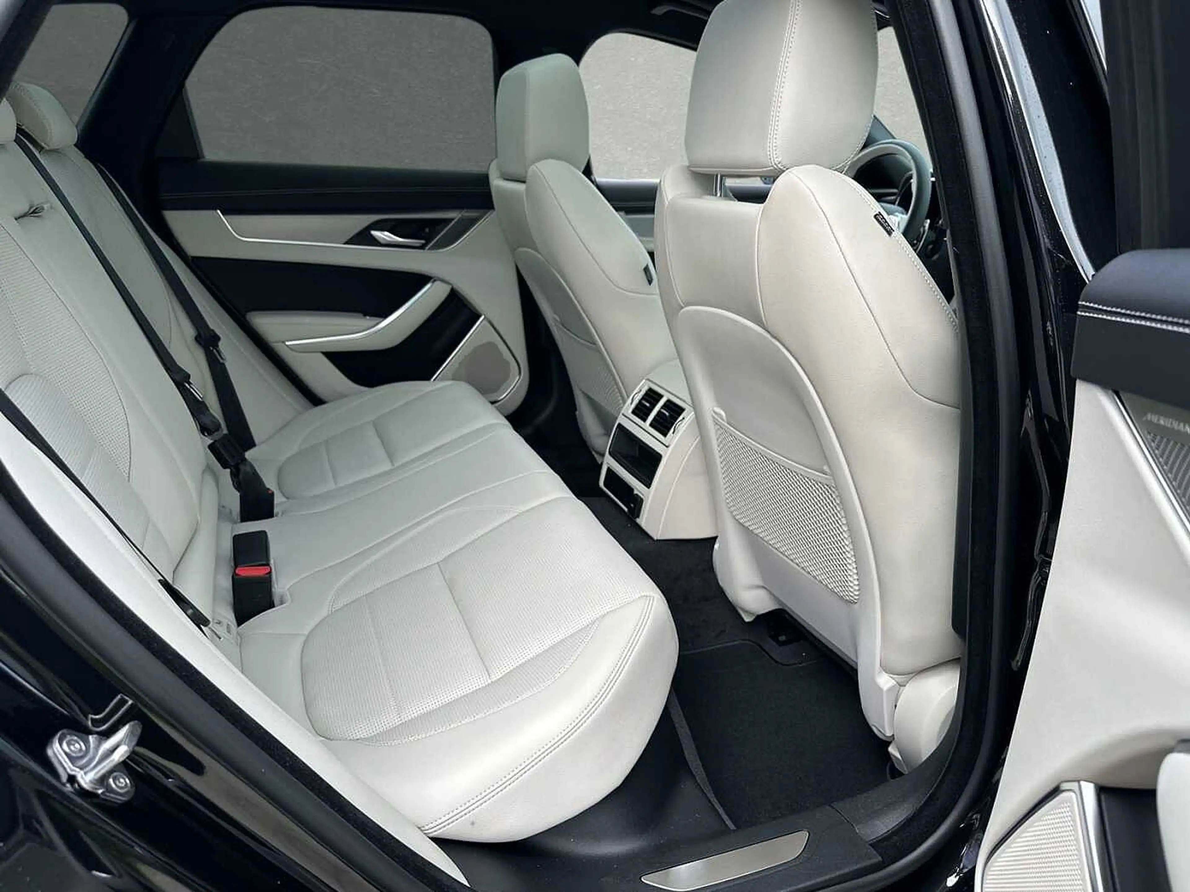 Jaguar XF D200 Sportbrake R-Dynamic SE — photo 5