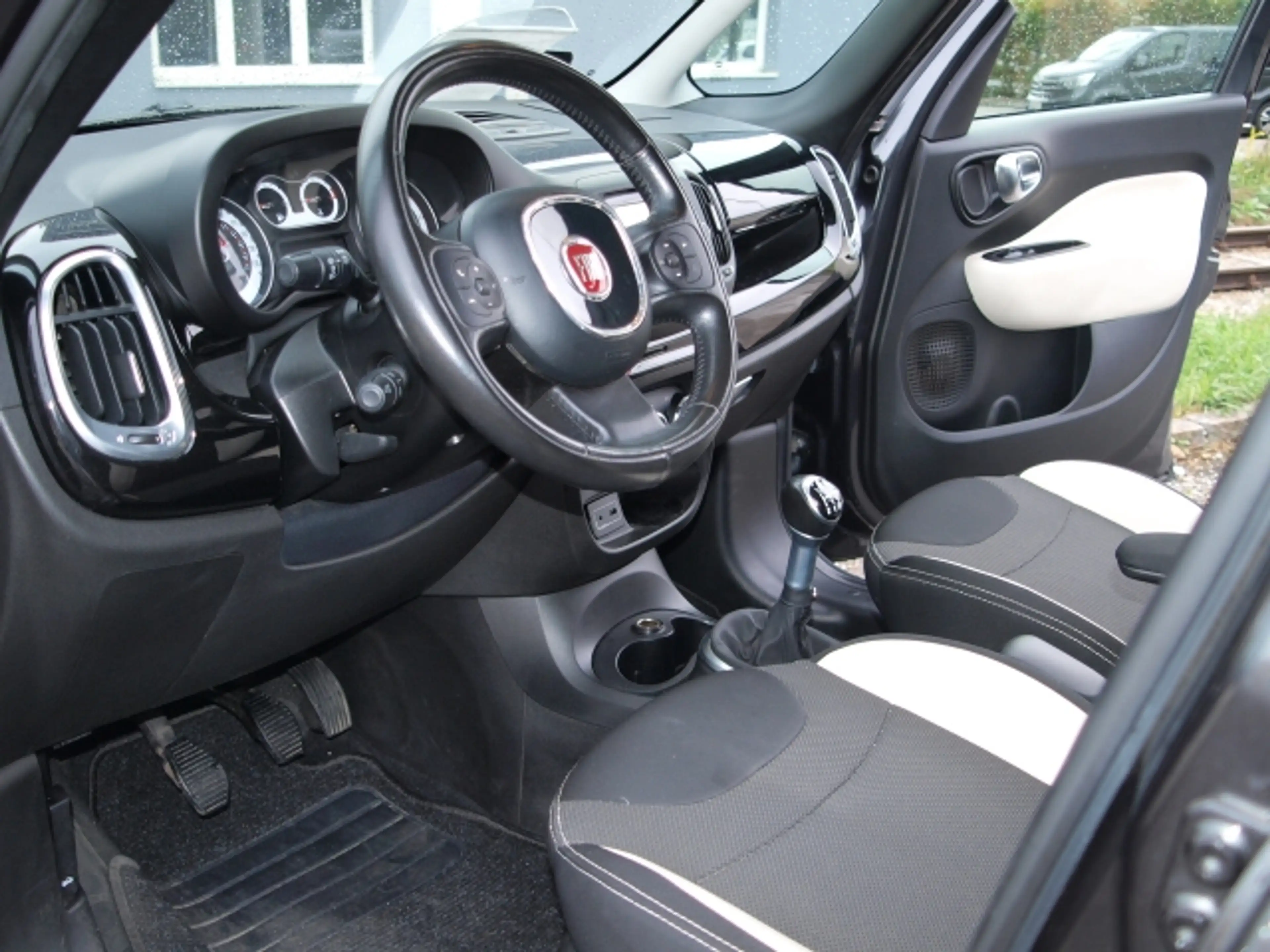 Fiat 500L Fiat 500L Wagon 1,3 MultiJet II 95 S&S — photo 9